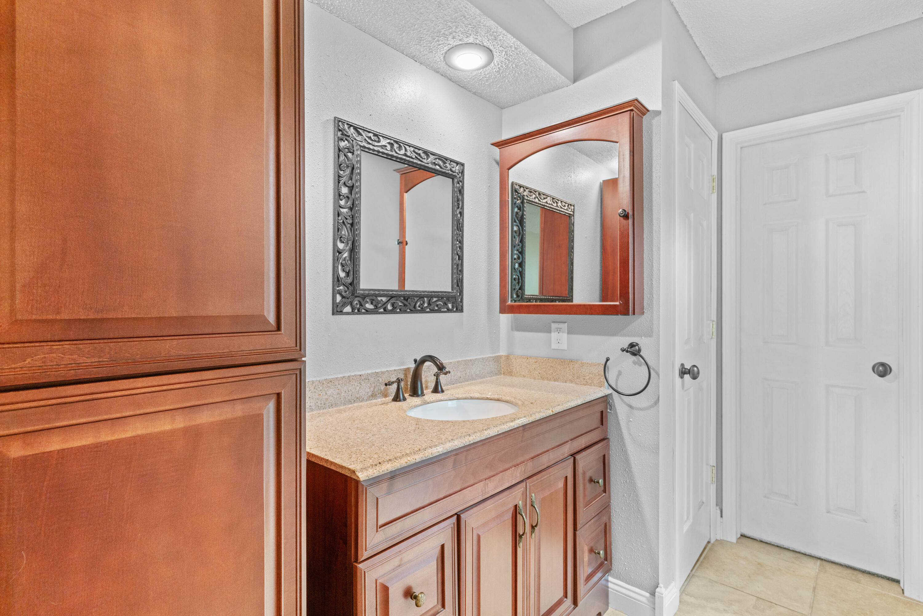 4824 South Gold Road Property Photo 21