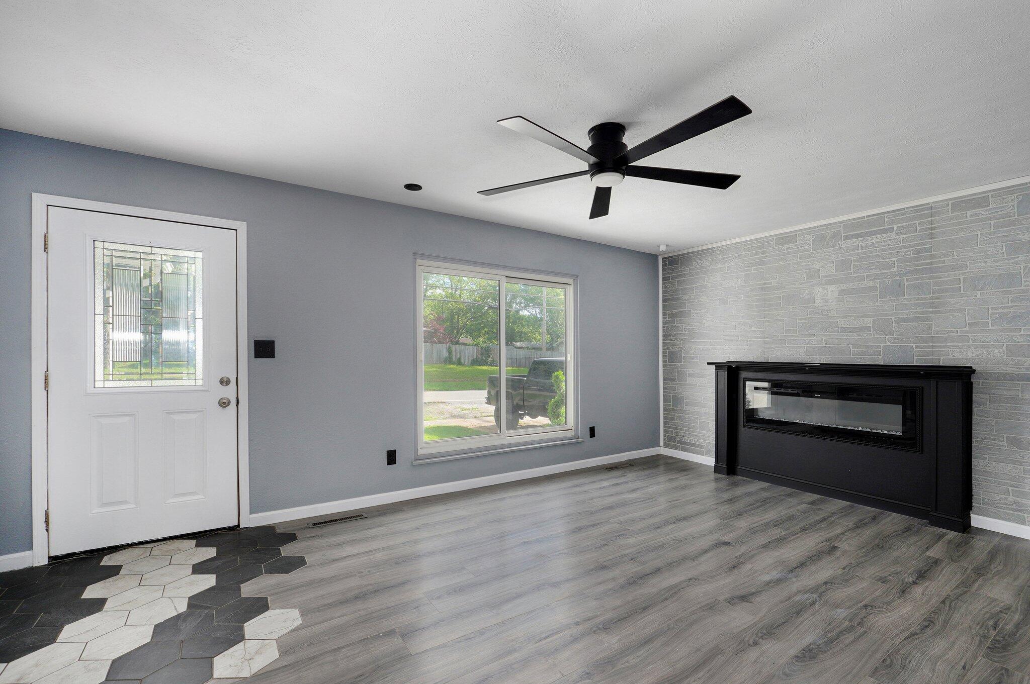 2418 East Catalpa Street Property Photo 6