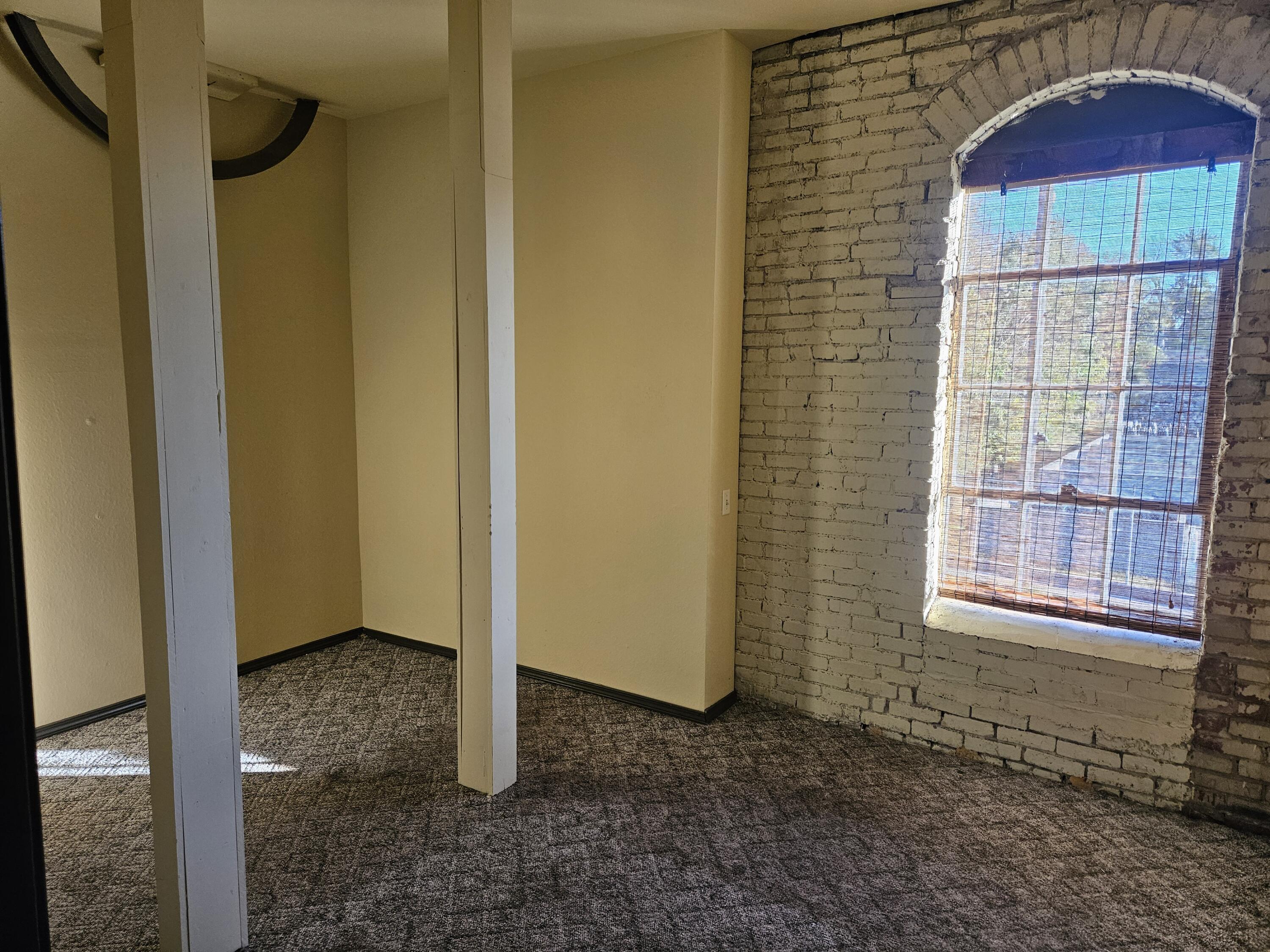 1303 West College Street Property Photo 23