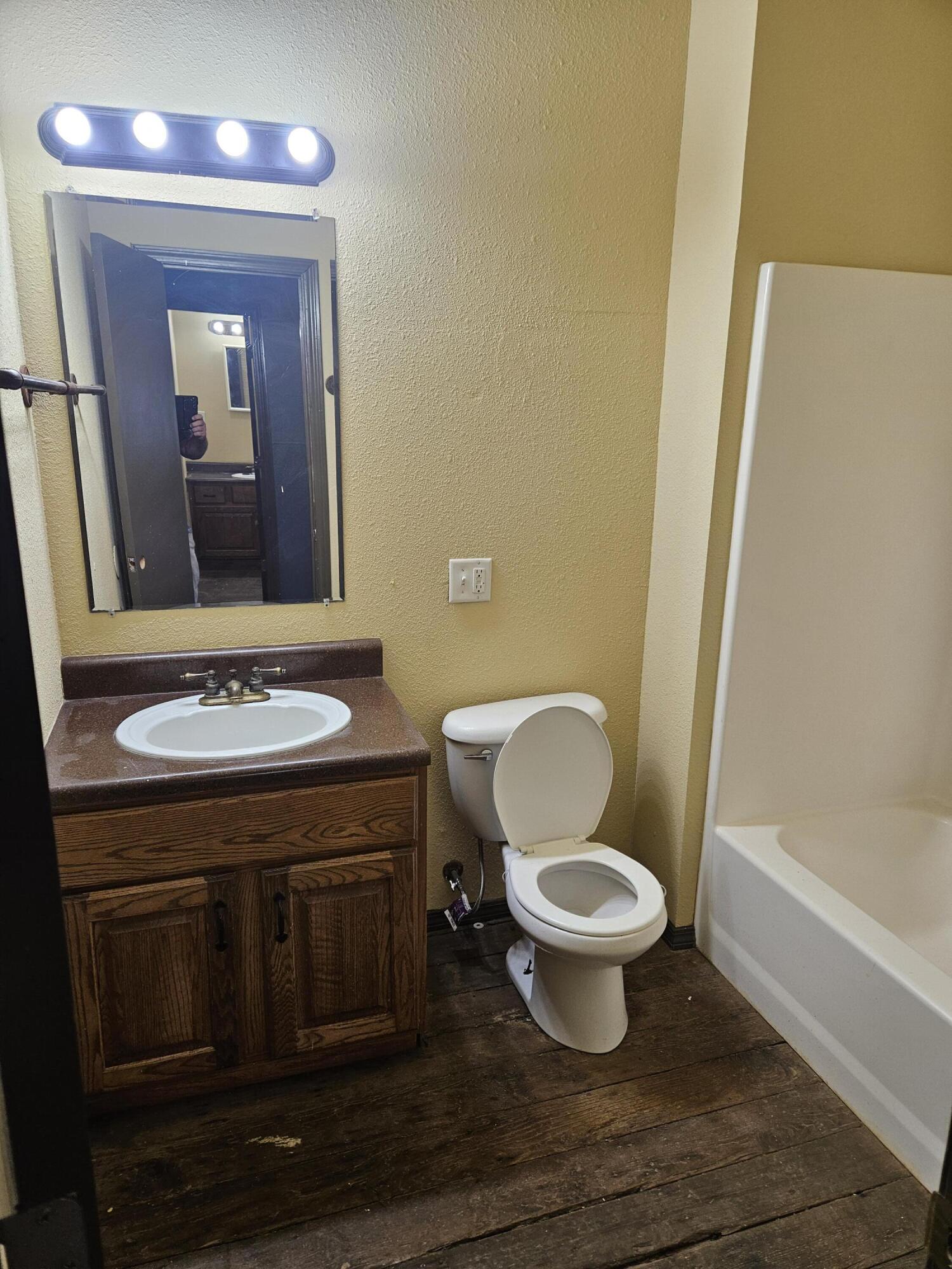 1303 West College Street Property Photo 26
