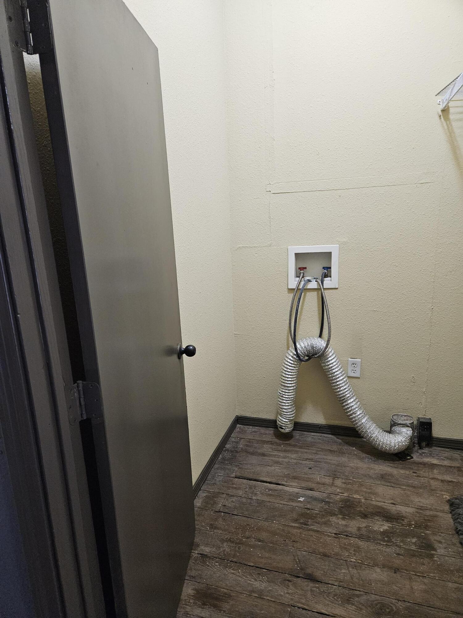 1303 West College Street Property Photo 29