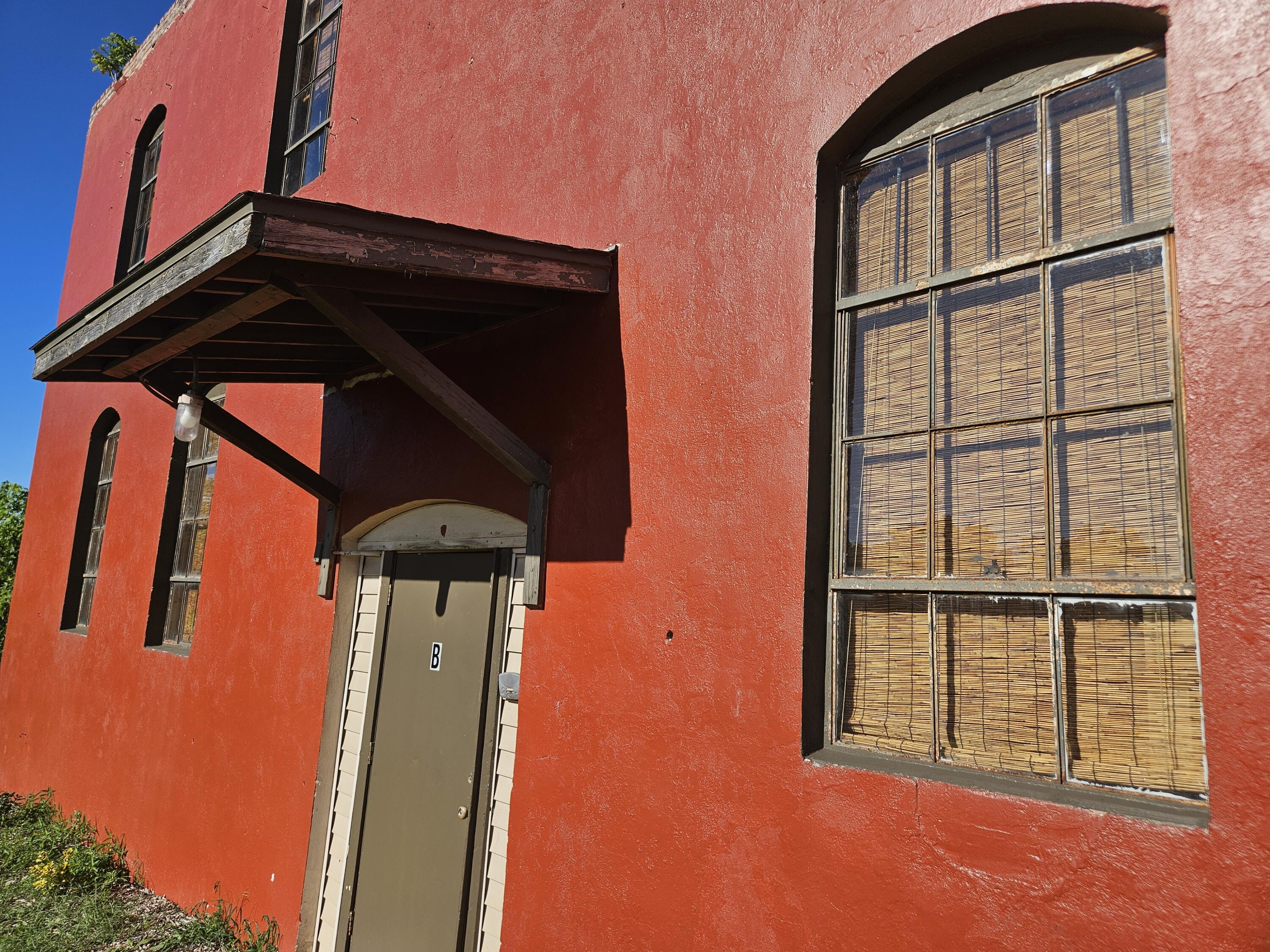 1303 West College Street Property Photo 43