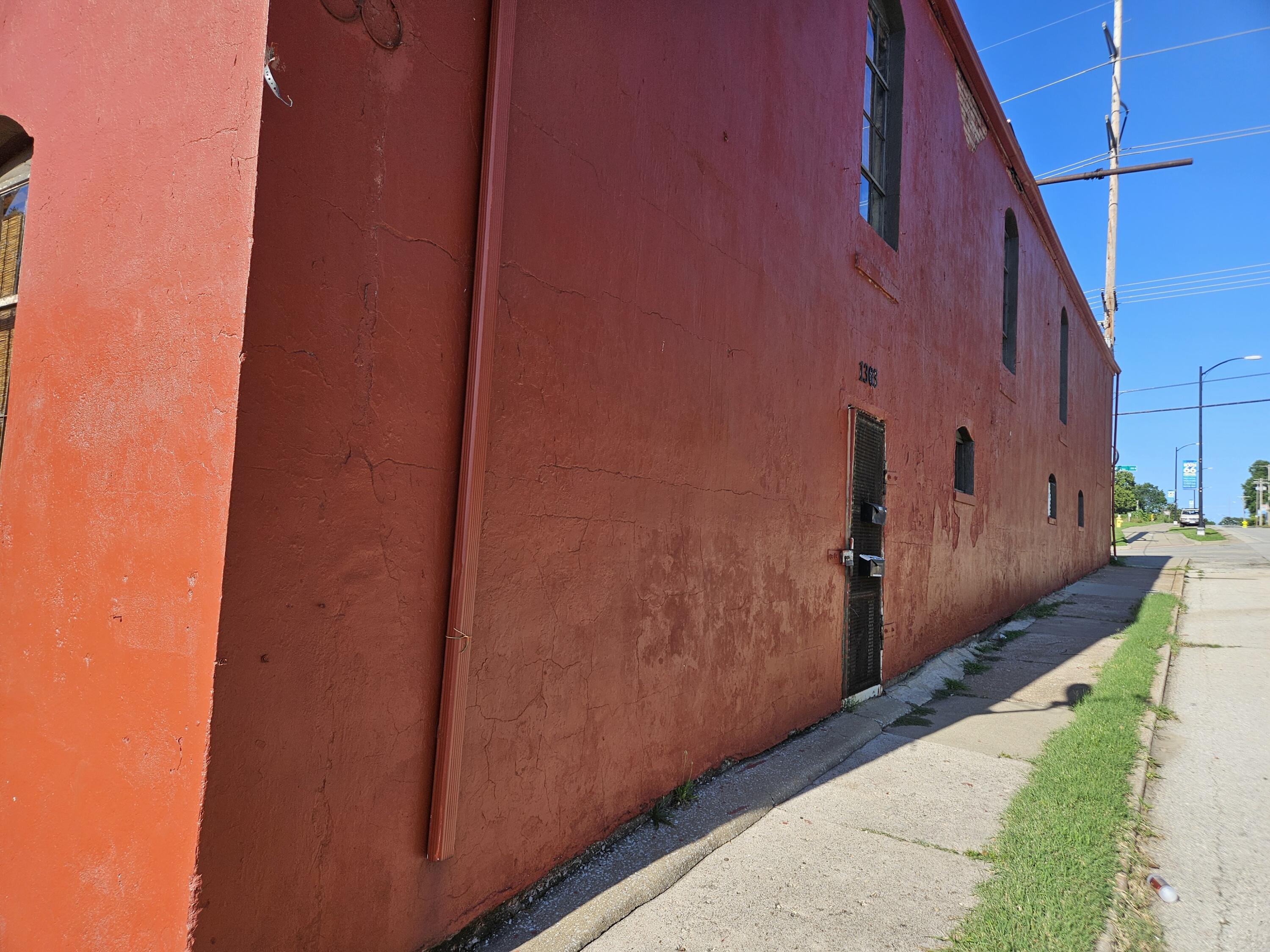 1303 West College Street Property Photo 45
