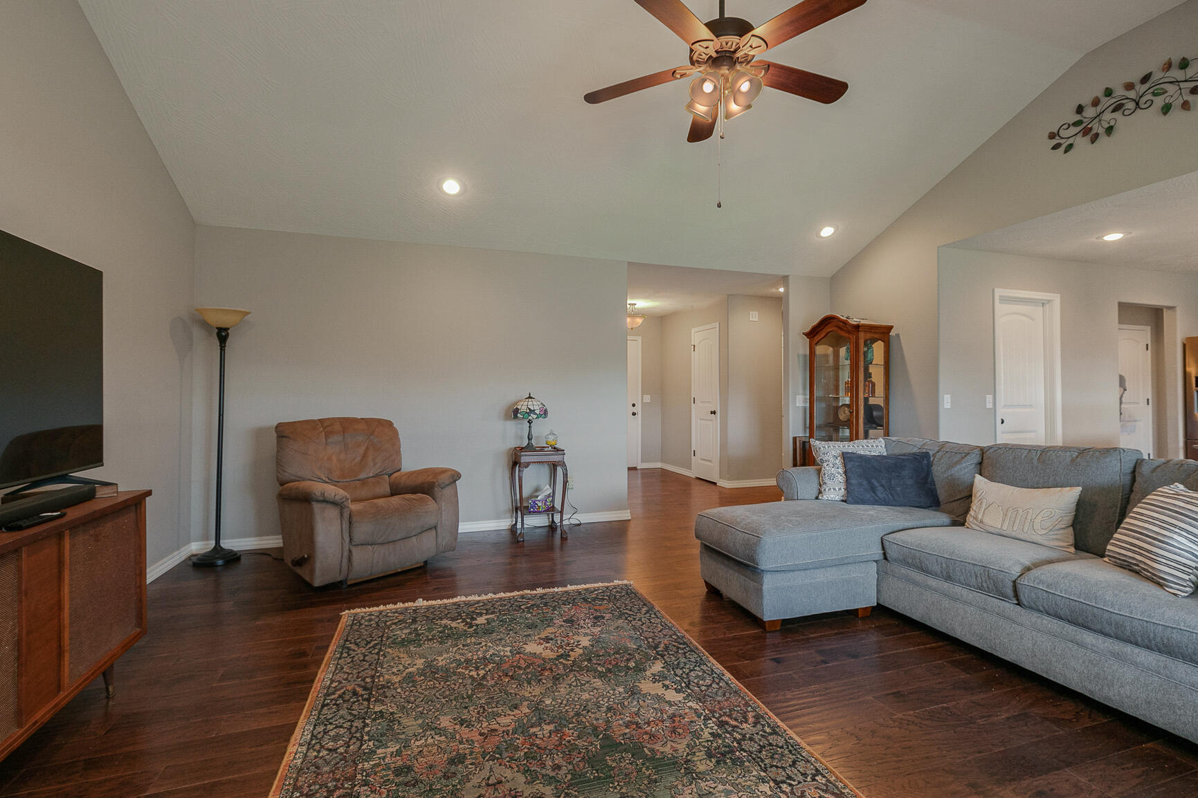 1918 North Brook Hollow Drive Property Photo 4