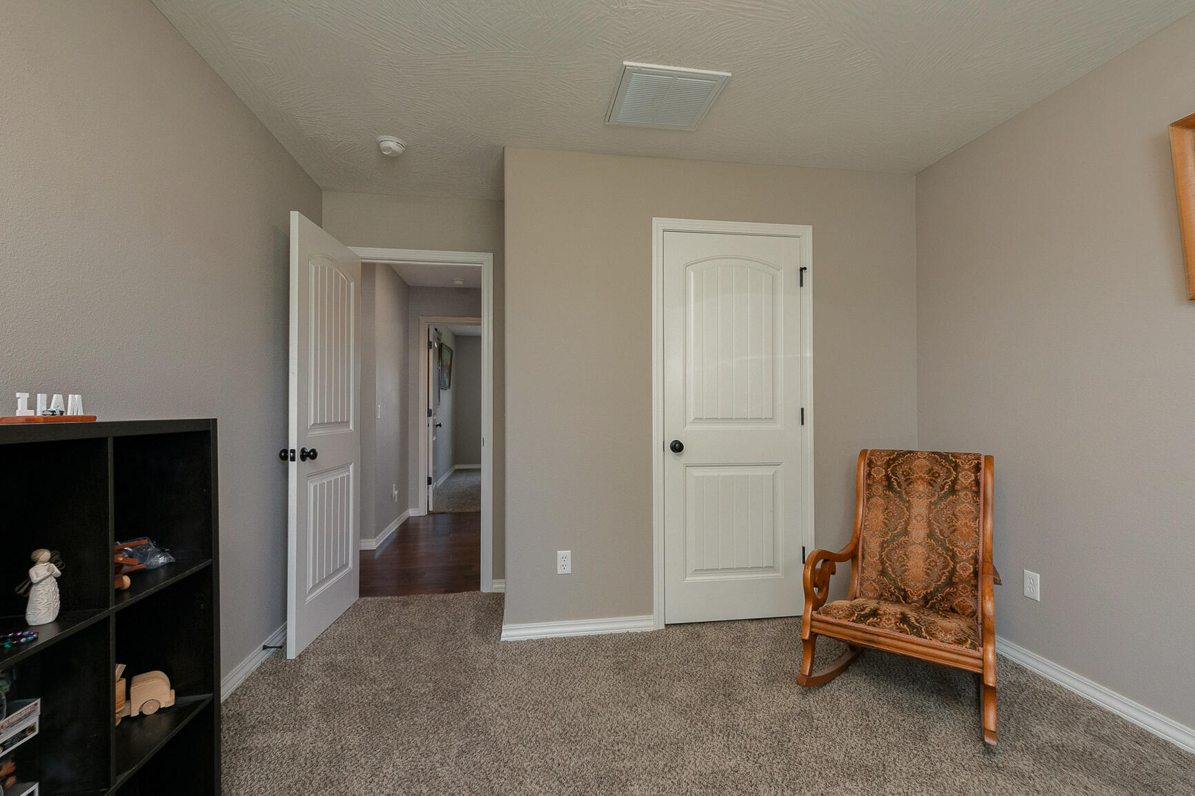 1918 North Brook Hollow Drive Property Photo 23