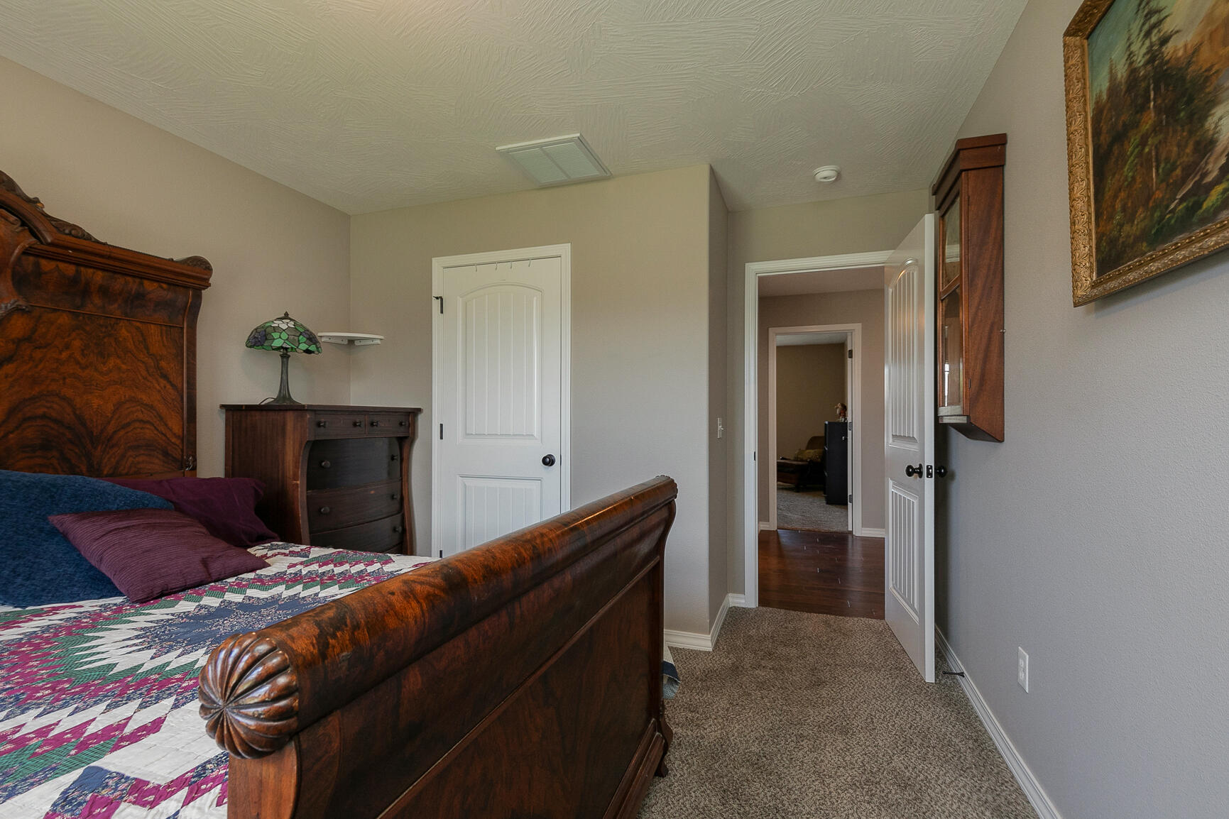 1918 North Brook Hollow Drive Property Photo 25