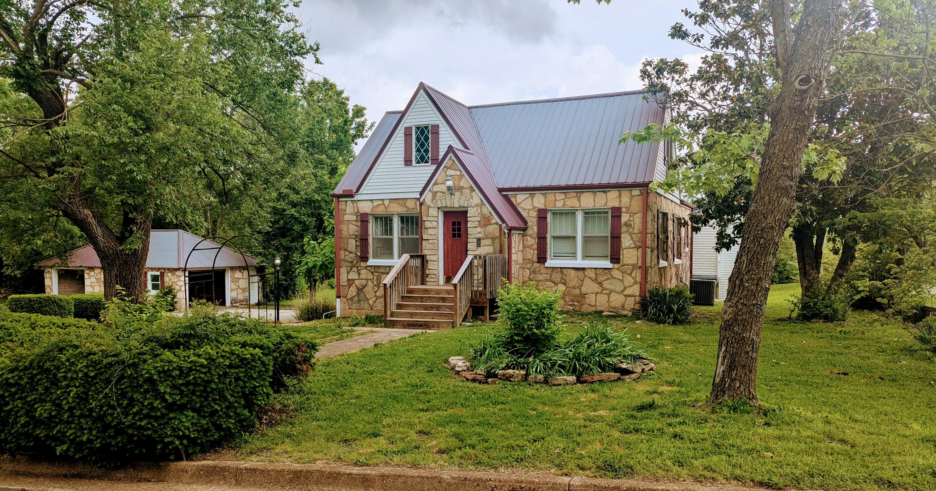 1301 West Main Street Property Photo