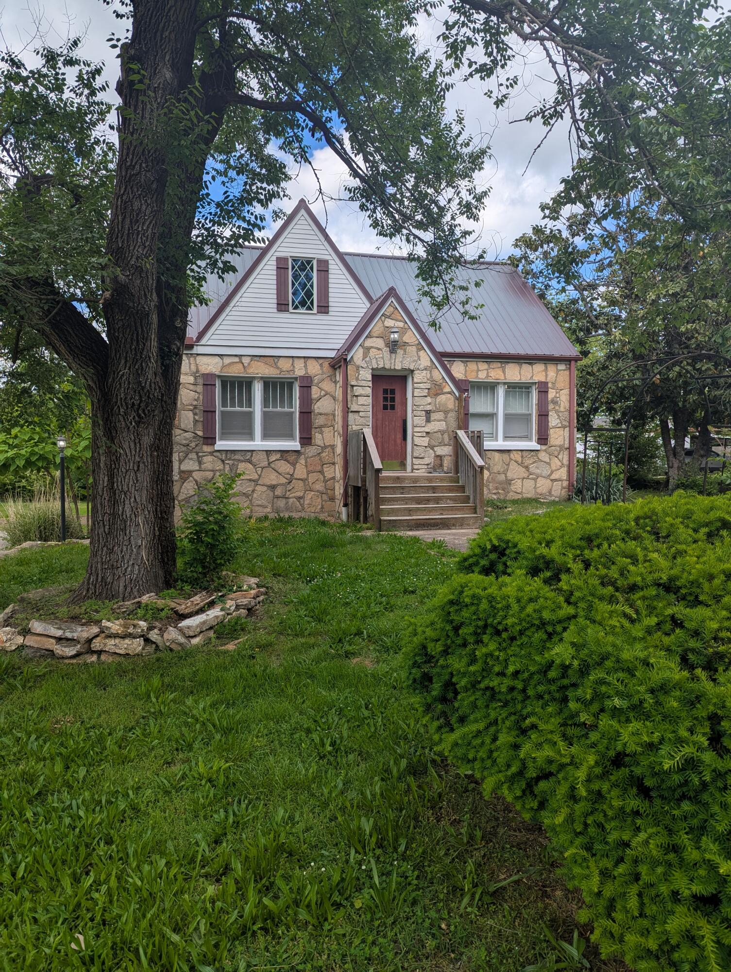 1301 West Main Street Property Photo 3
