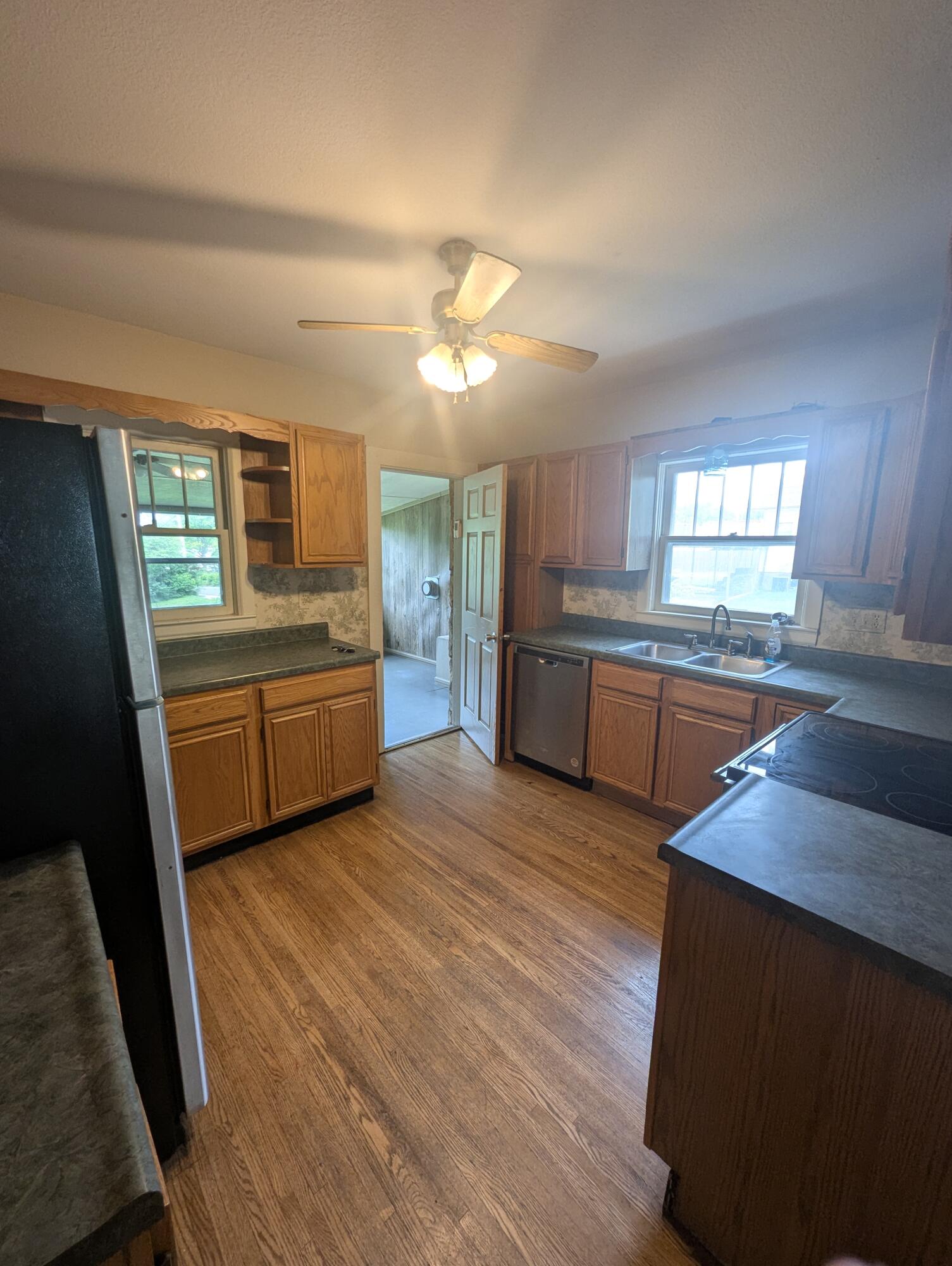 1301 West Main Street Property Photo 11