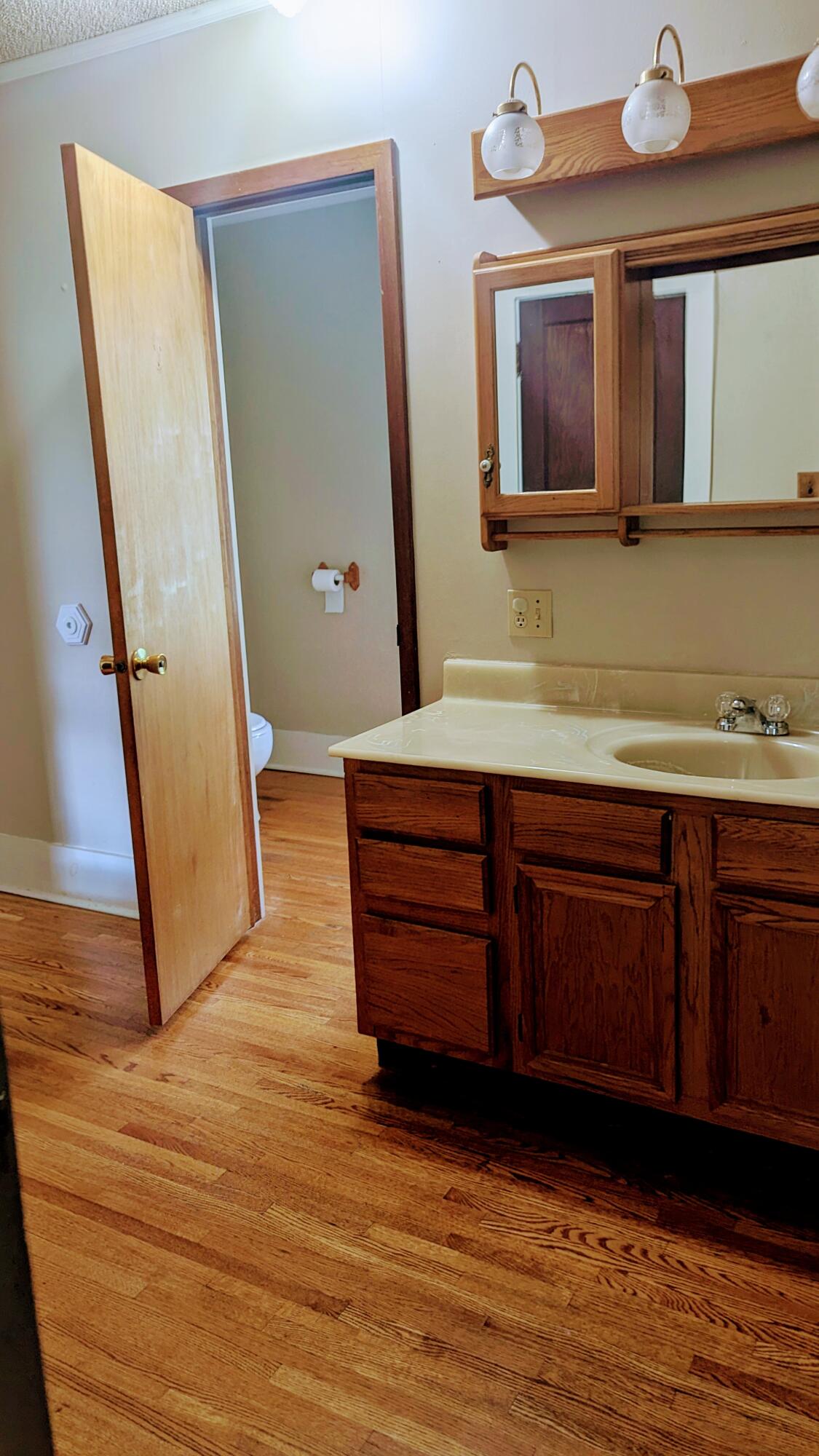1301 West Main Street Property Photo 14