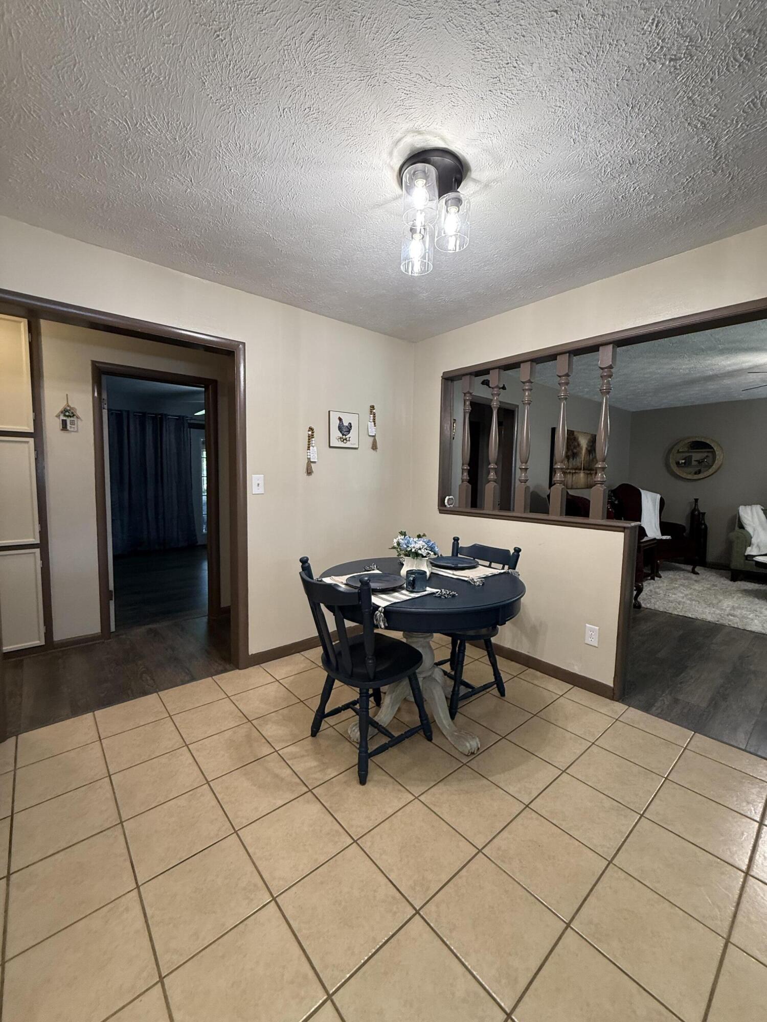 302 East Lindberg Street Property Photo 7