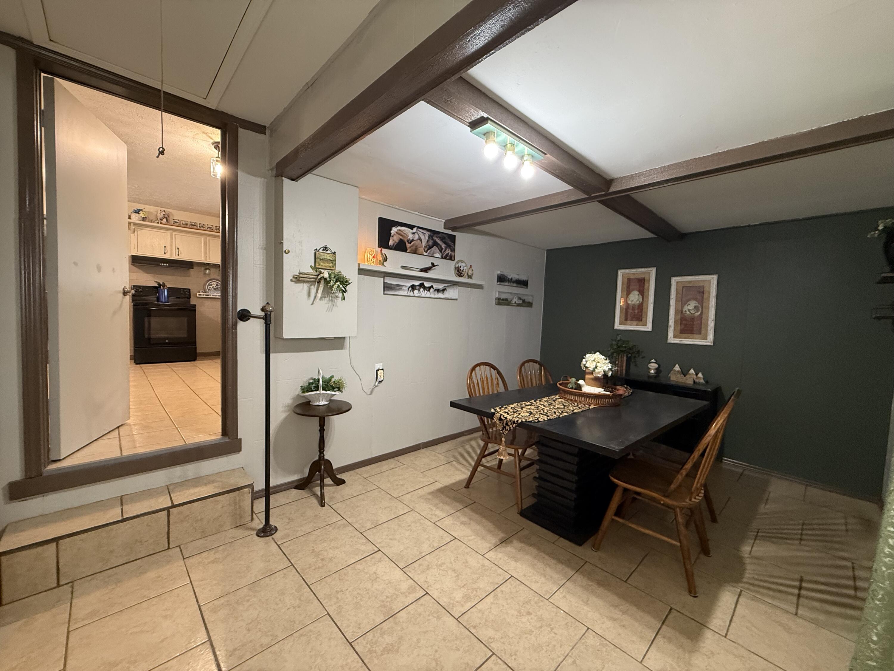 302 East Lindberg Street Property Photo 10