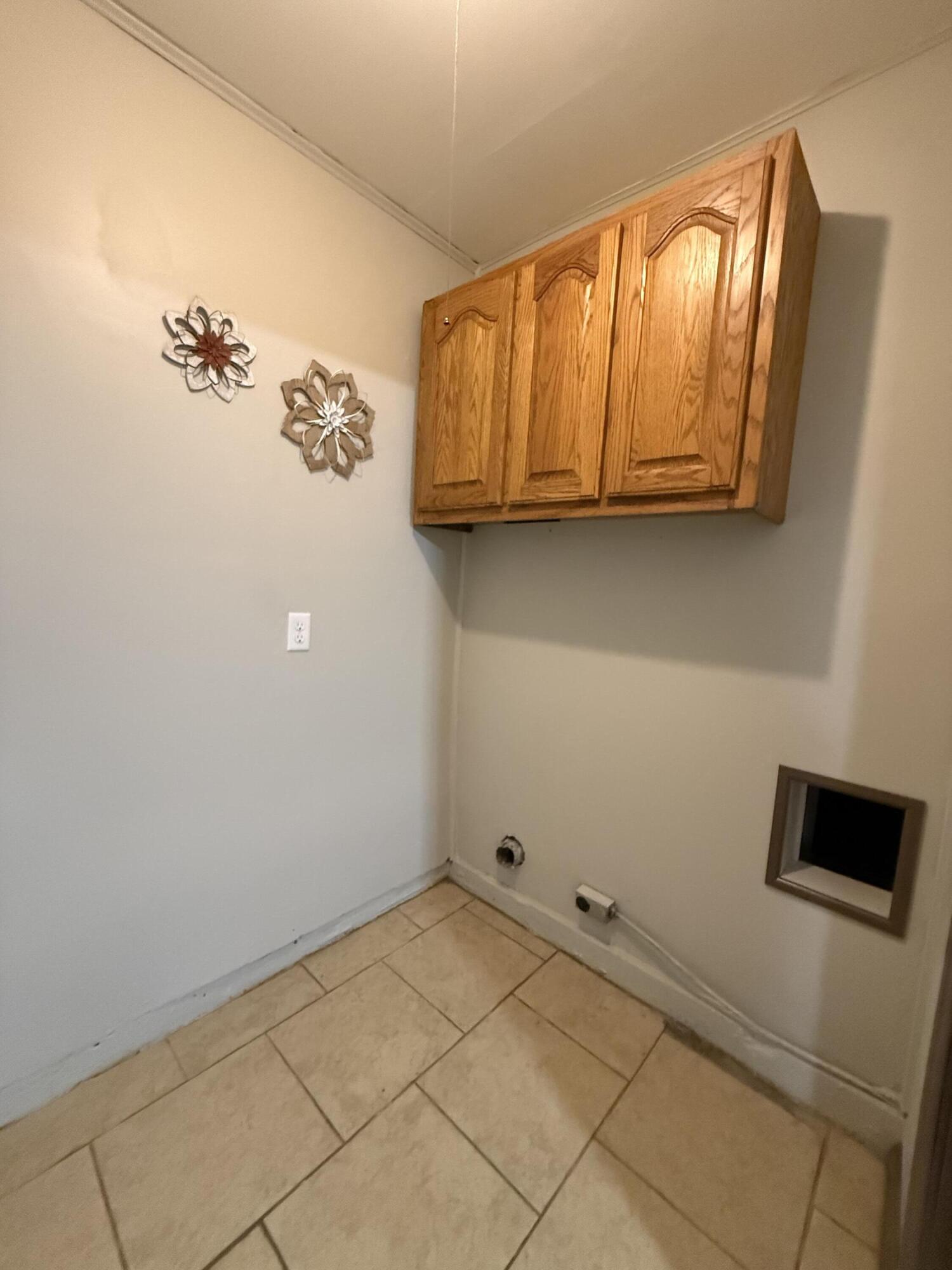 302 East Lindberg Street Property Photo 12