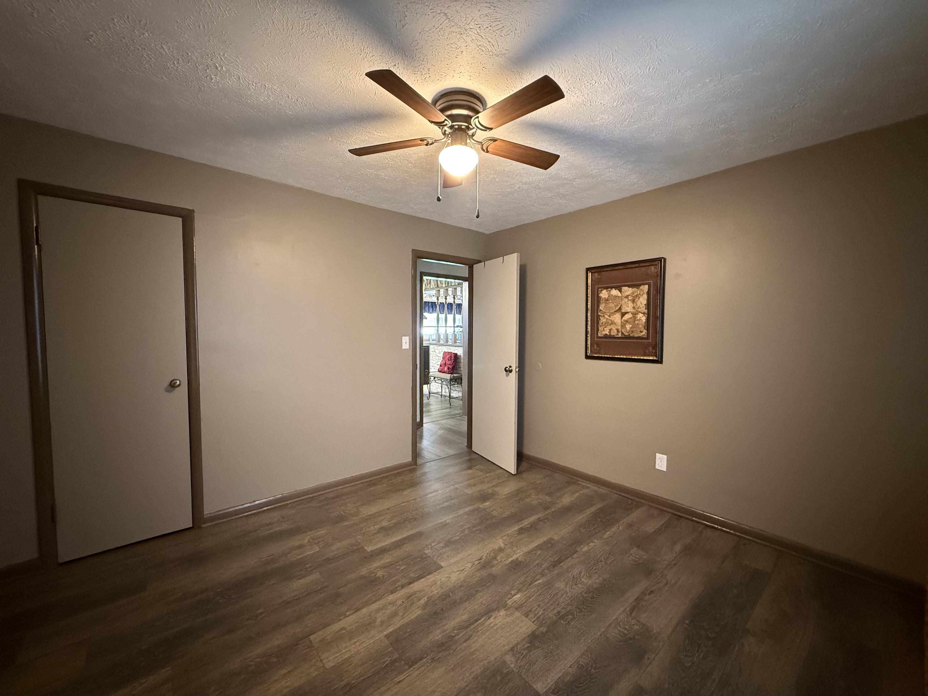 302 East Lindberg Street Property Photo 14