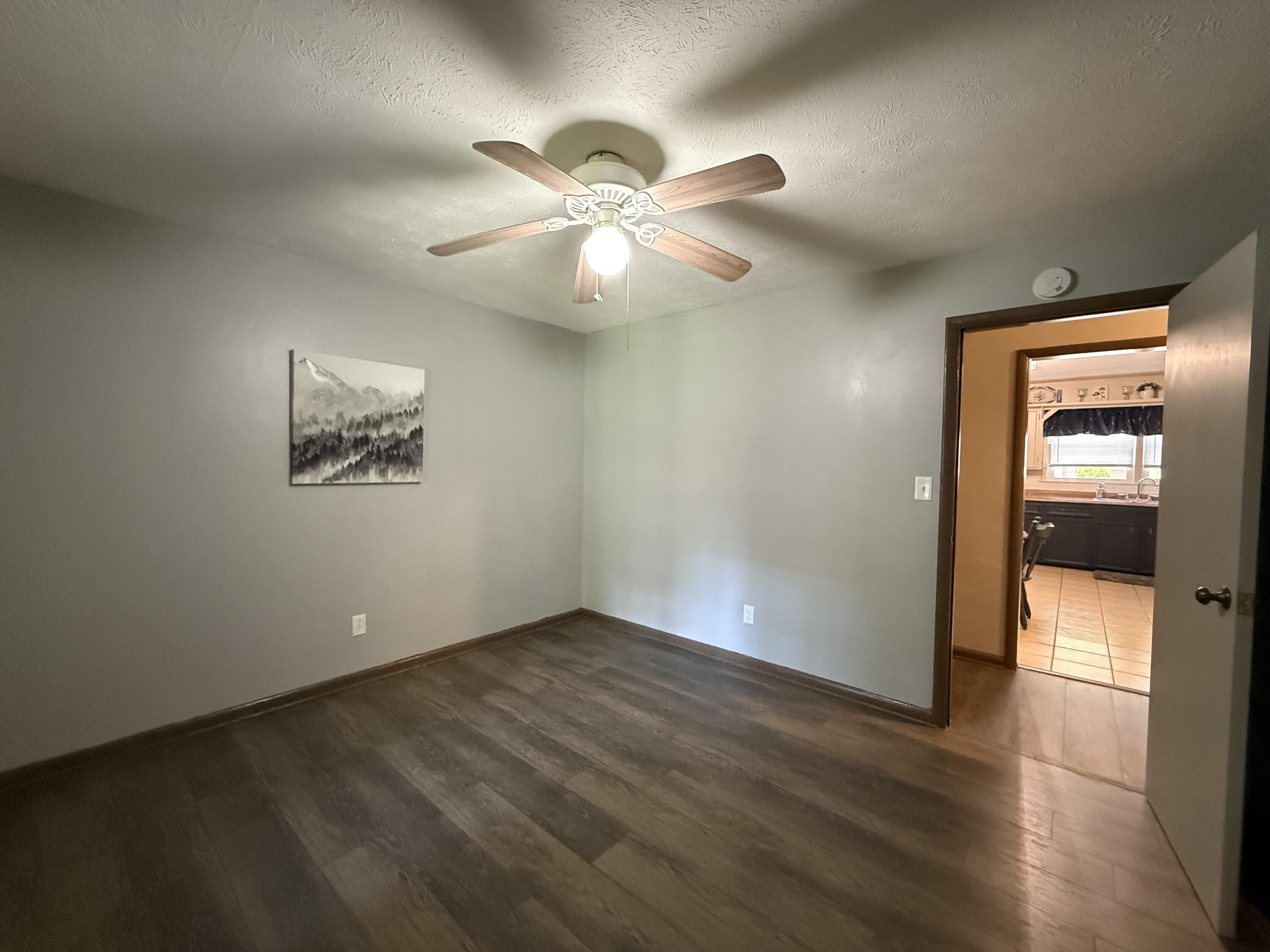 302 East Lindberg Street Property Photo 18