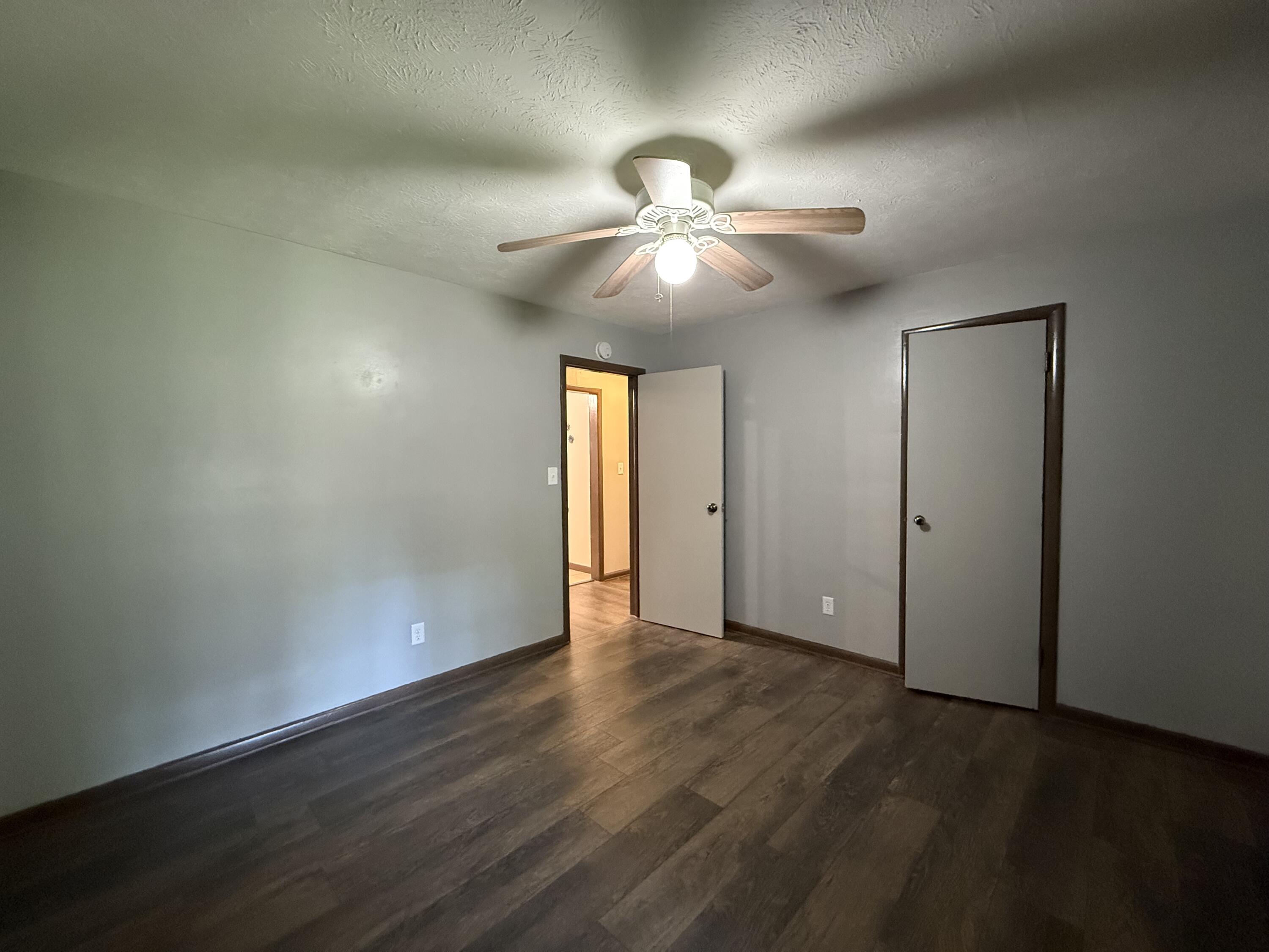 302 East Lindberg Street Property Photo 19