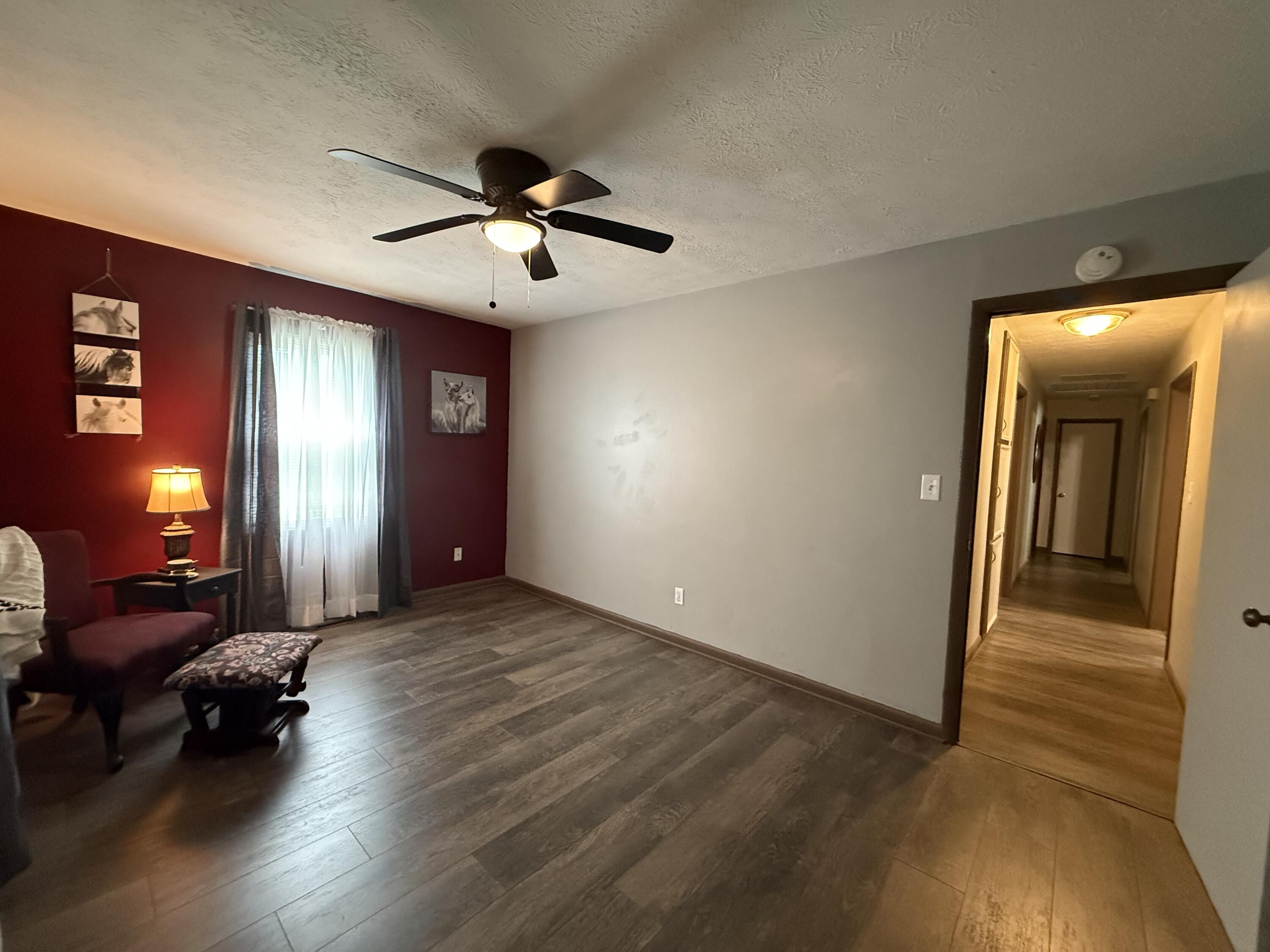 302 East Lindberg Street Property Photo 24