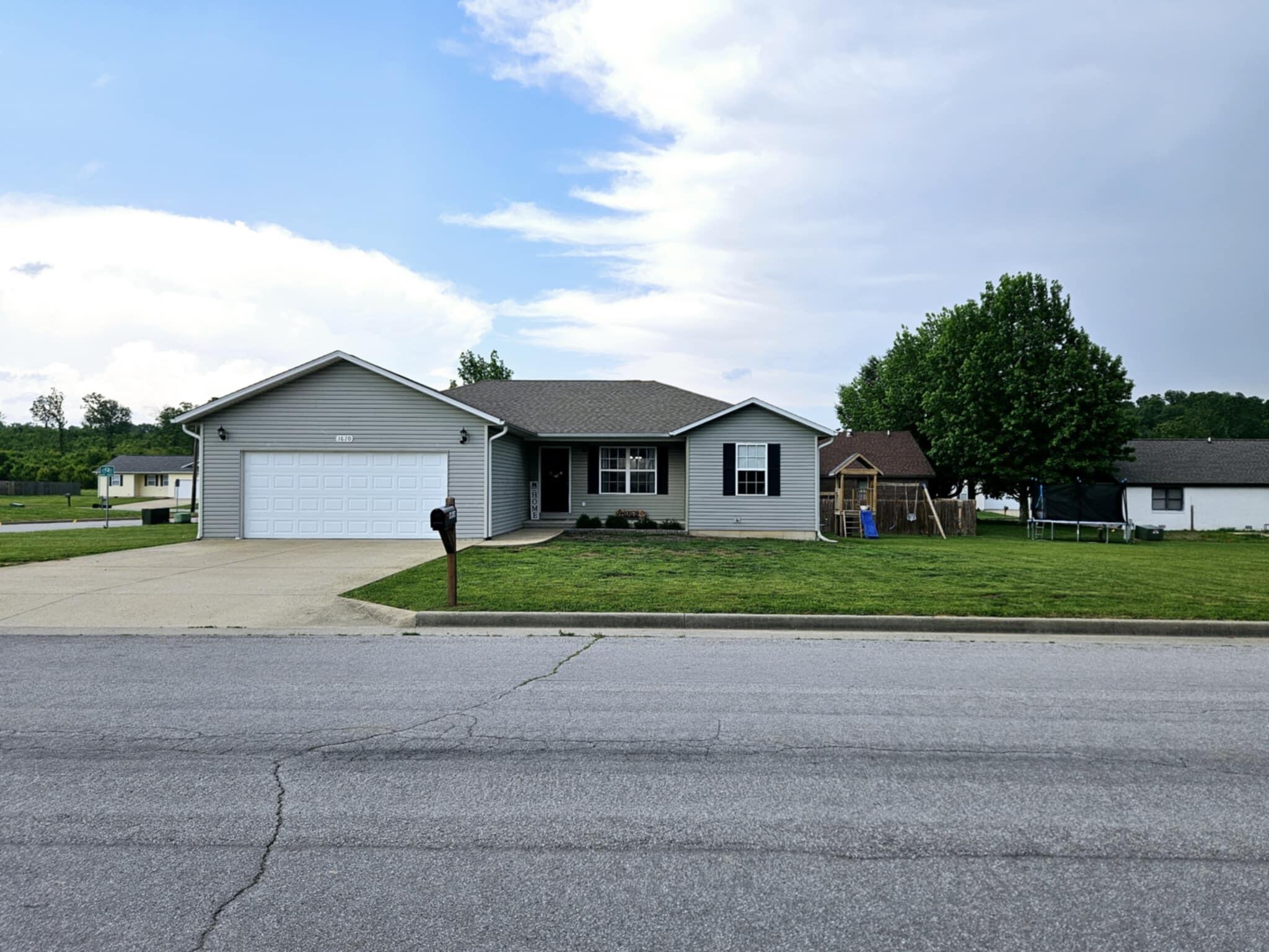 1620 Jon Street Property Photo 4