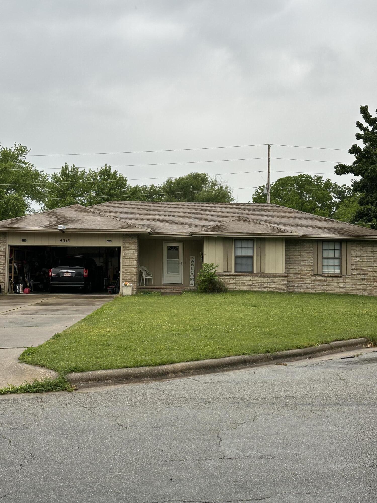4515 South Drury Avenue Property Photo