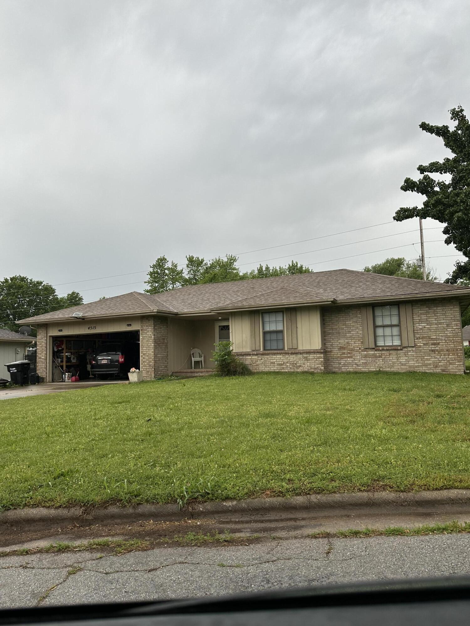 4515 South Drury Avenue Property Photo 2