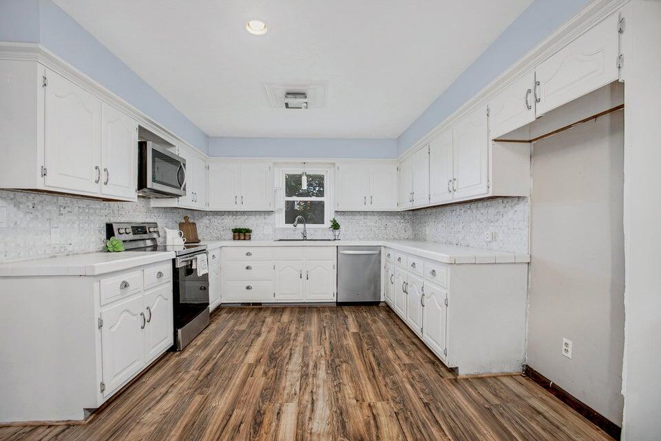 3729 South Parklane Avenue Property Photo 8
