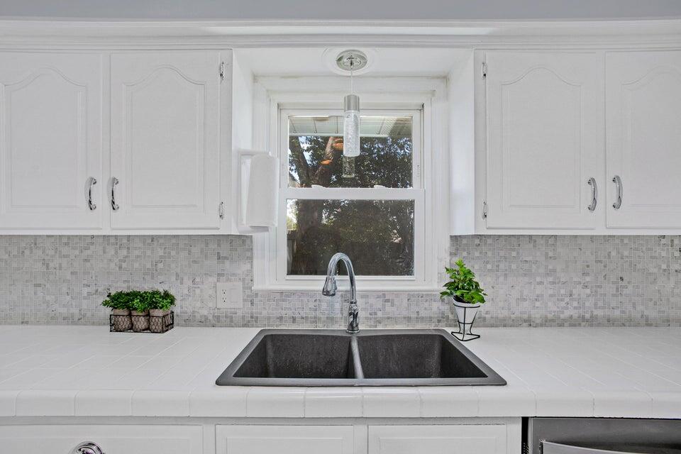 3729 South Parklane Avenue Property Photo 9