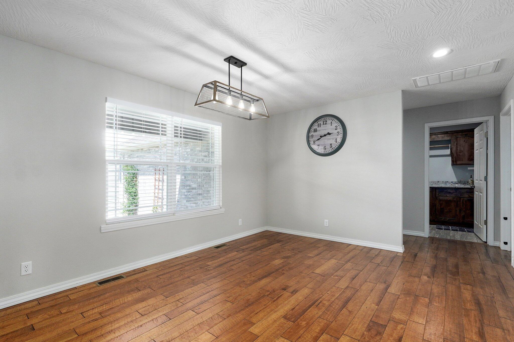 8863 Lawrence 2220 Property Photo 7