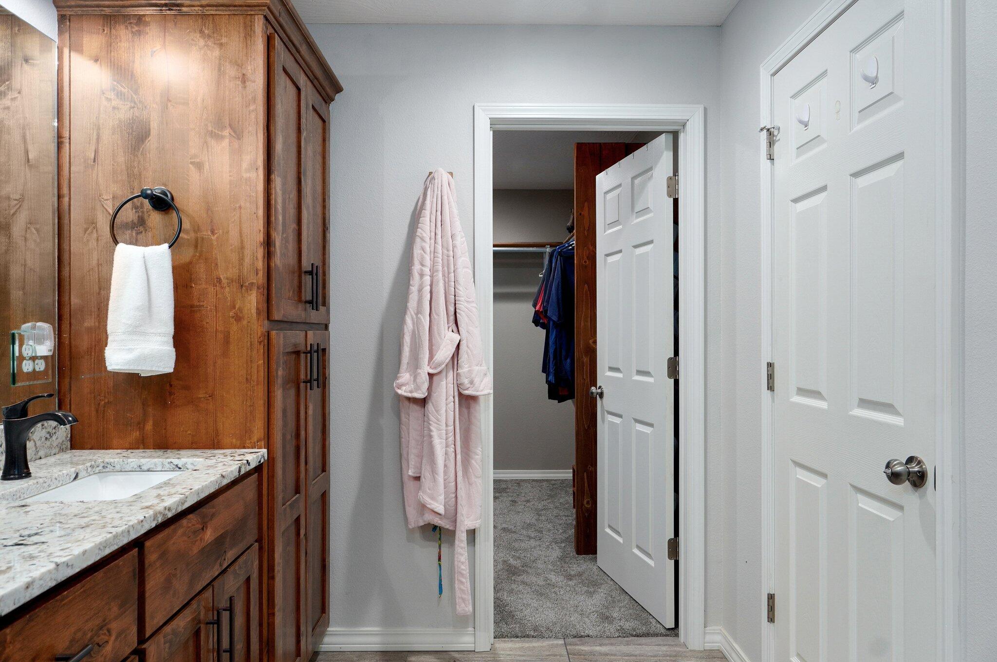 8863 Lawrence 2220 Property Photo 18