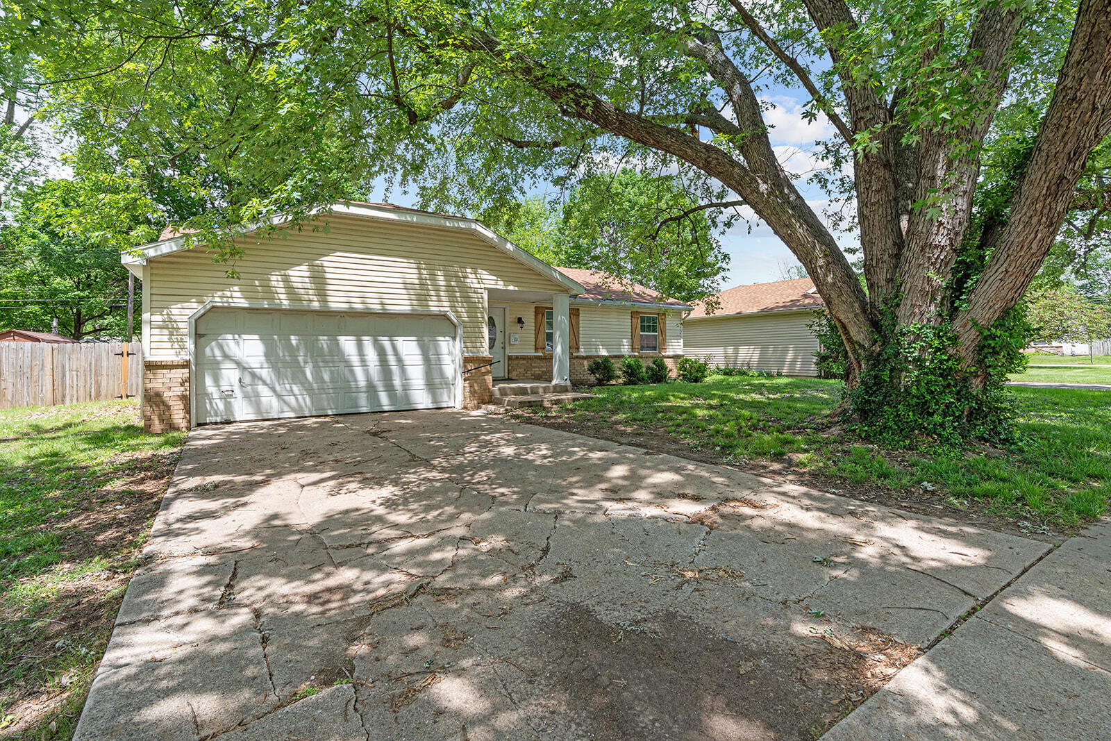 1311 West Crestview Street Property Photo 3