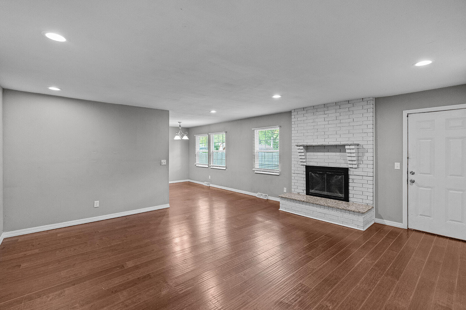 1311 West Crestview Street Property Photo 5