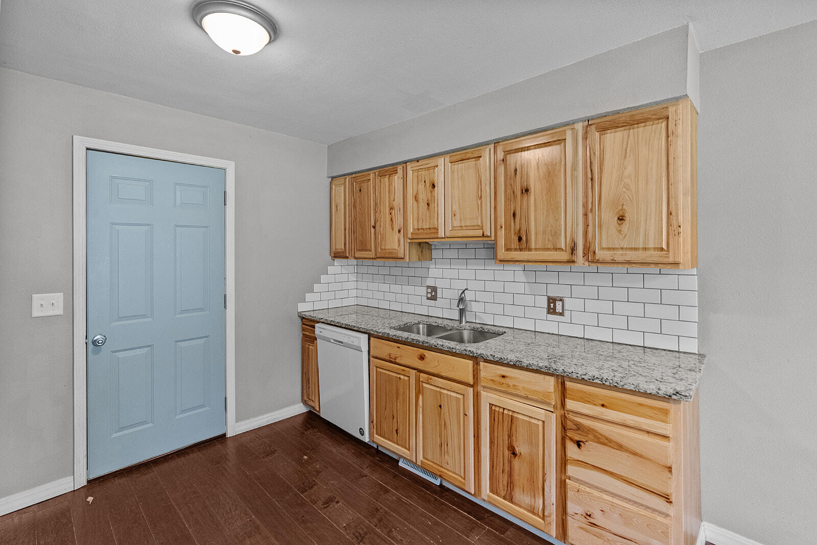 1311 West Crestview Street Property Photo 9