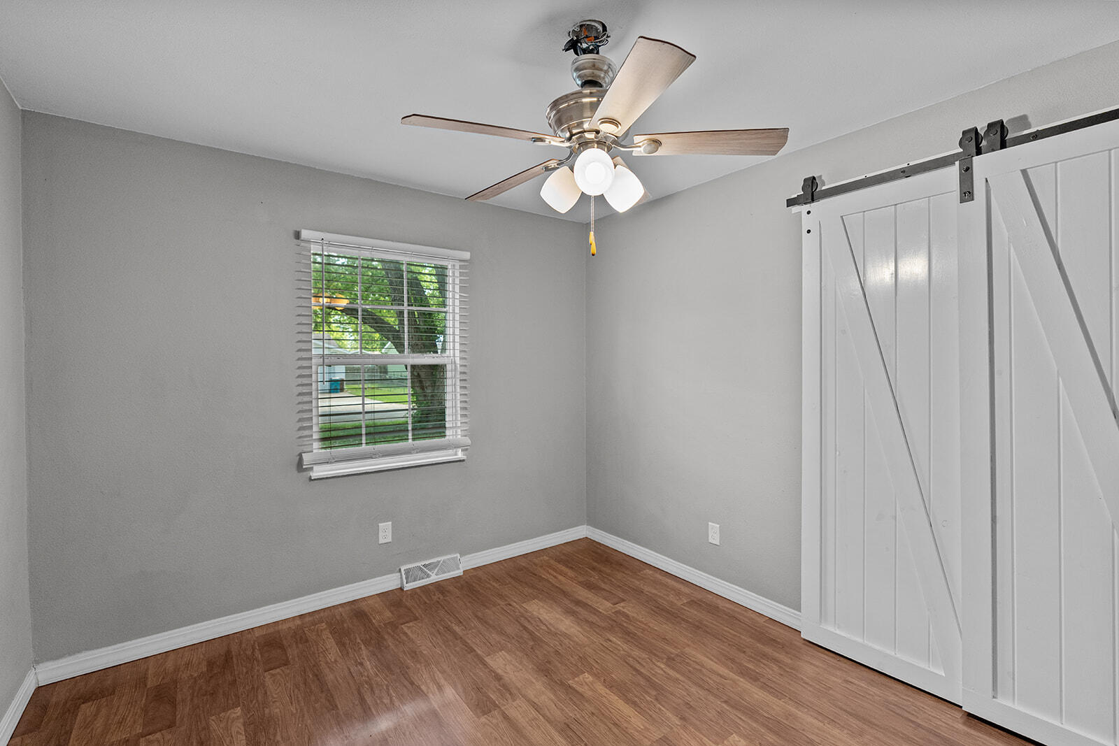 1311 West Crestview Street Property Photo 13