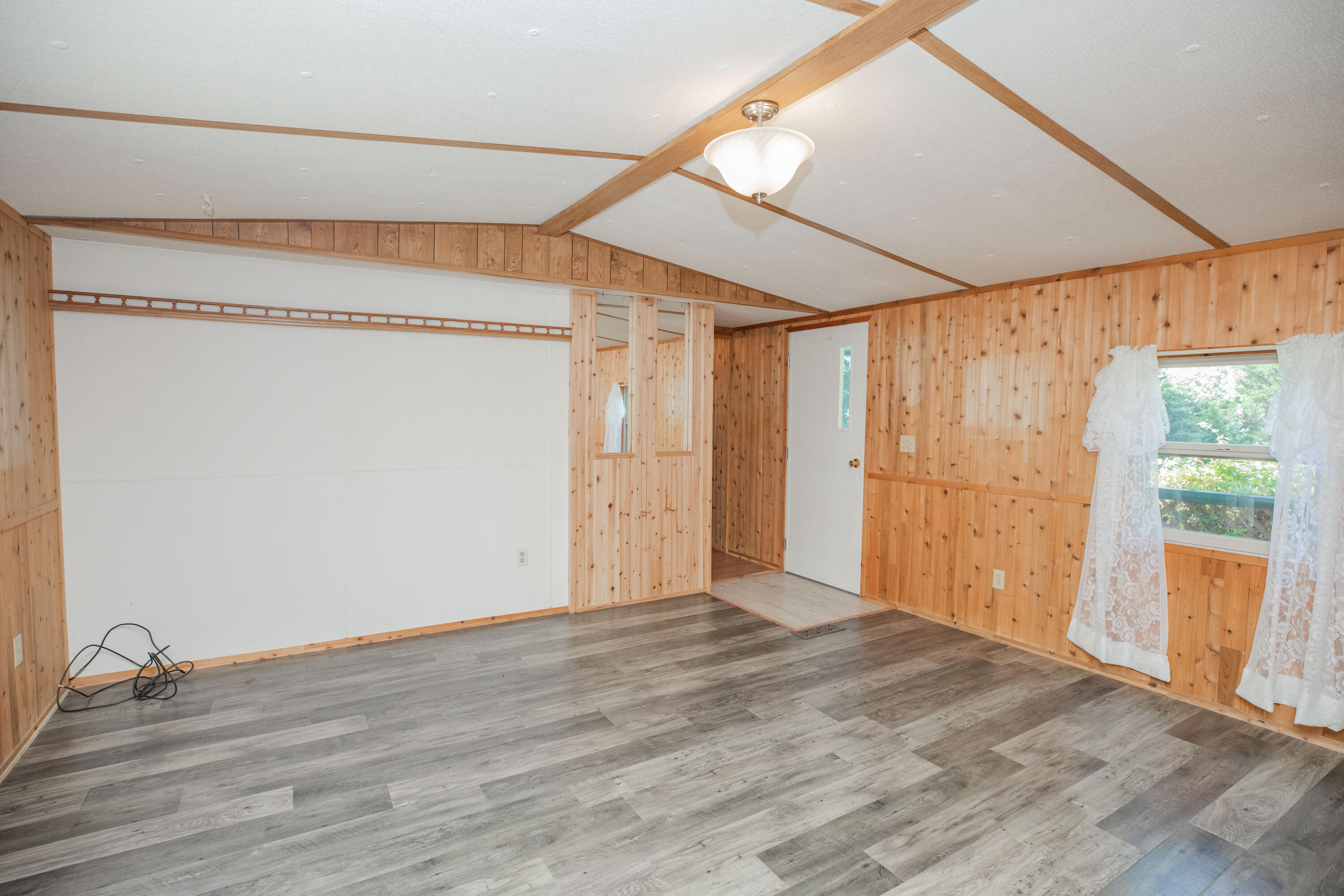 21595 County Road 273 Property Photo 10
