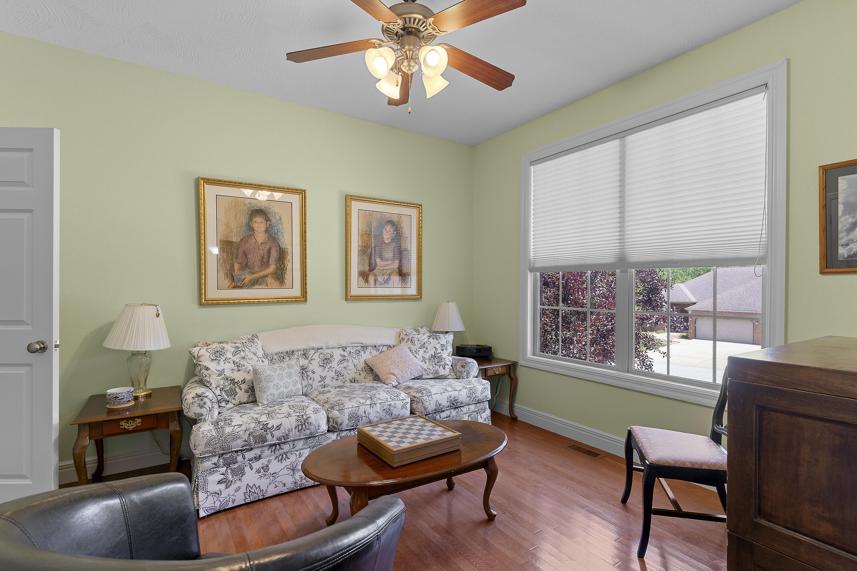 4855 South Tanager Avenue Property Photo 8