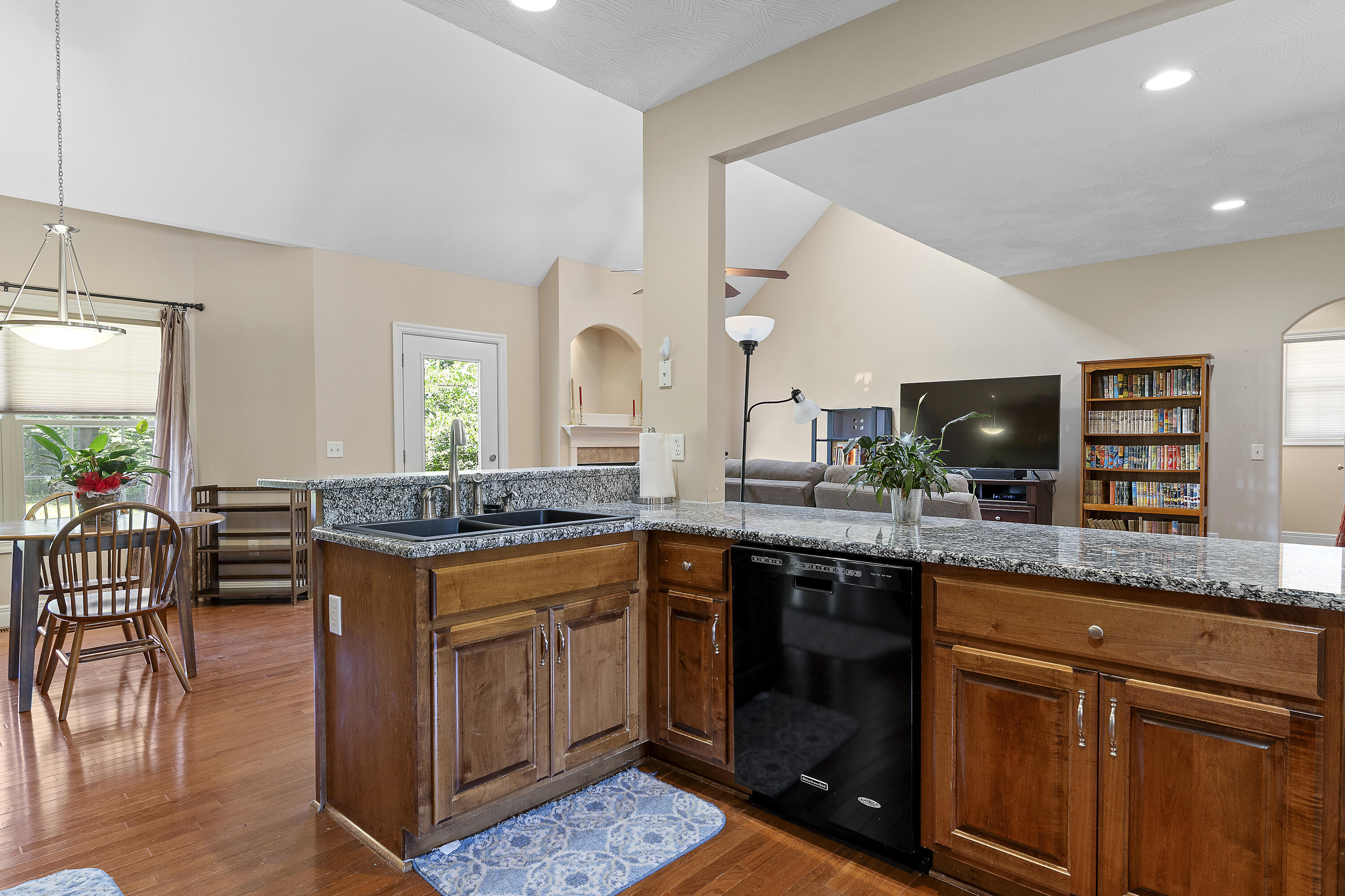 4855 South Tanager Avenue Property Photo 25