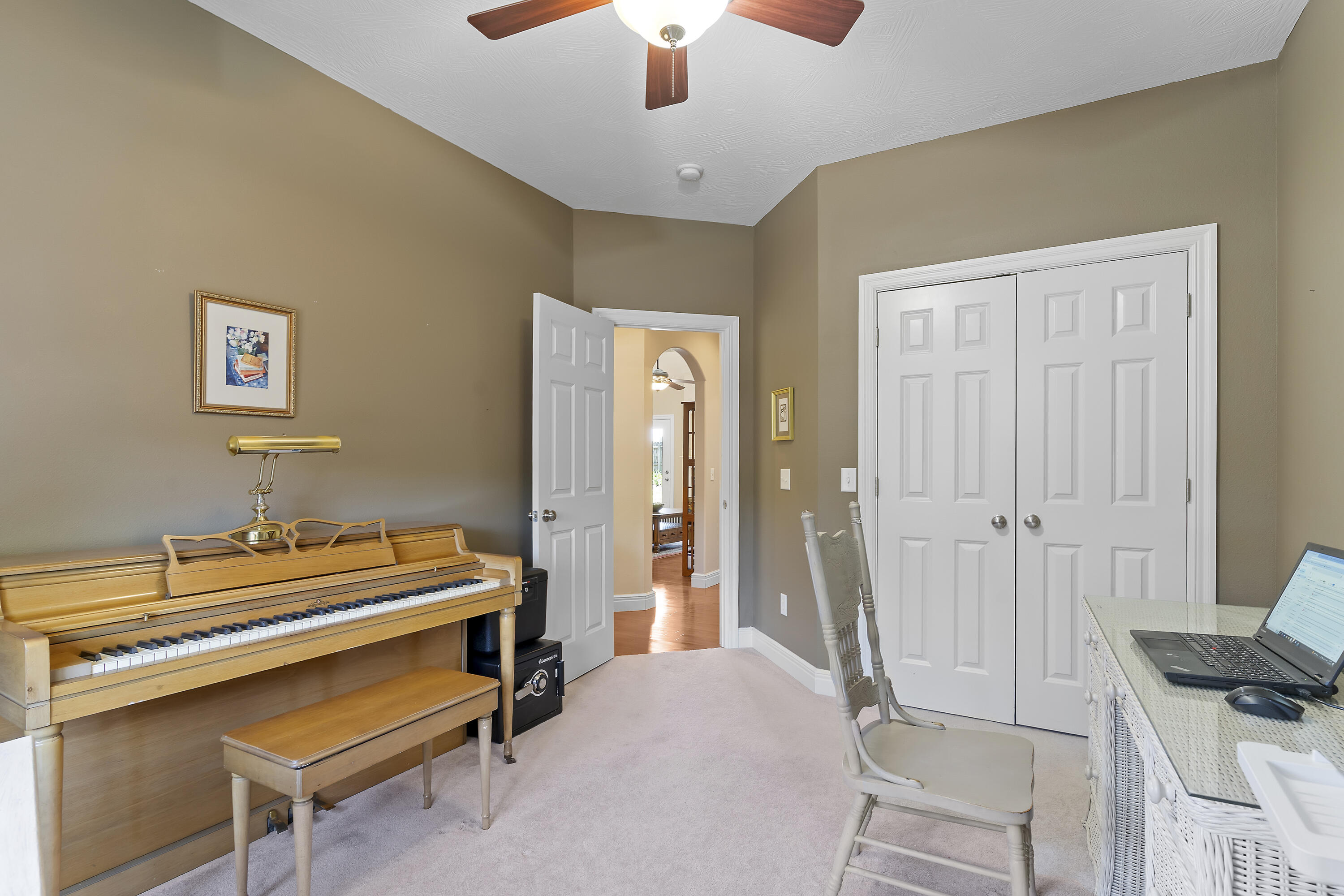 4855 South Tanager Avenue Property Photo 36