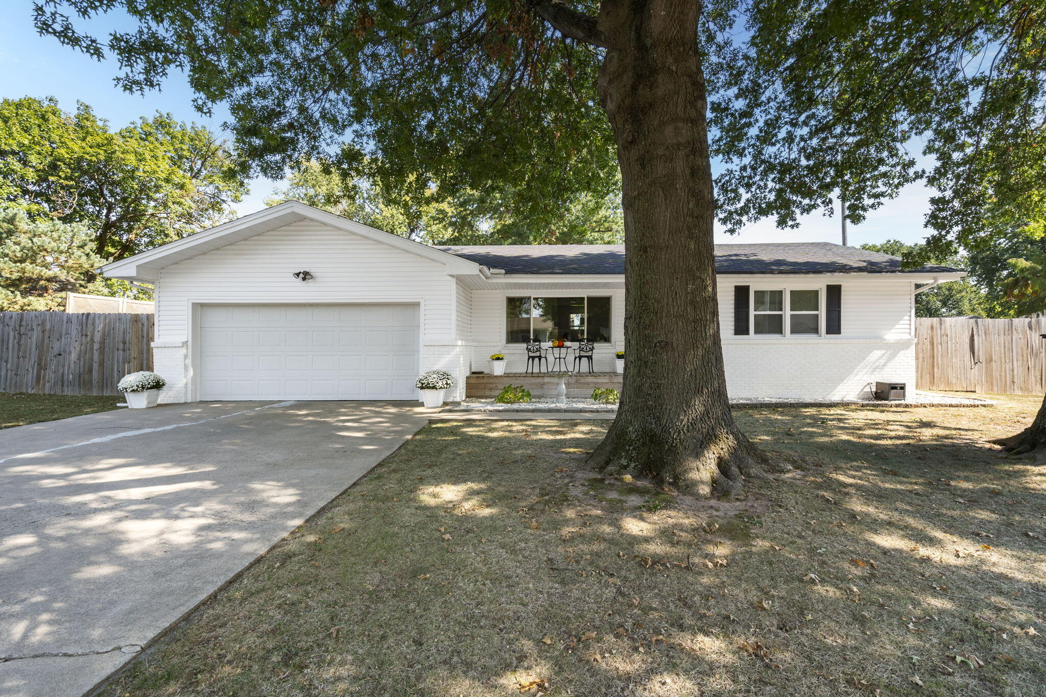 618 South Miller Road Property Photo