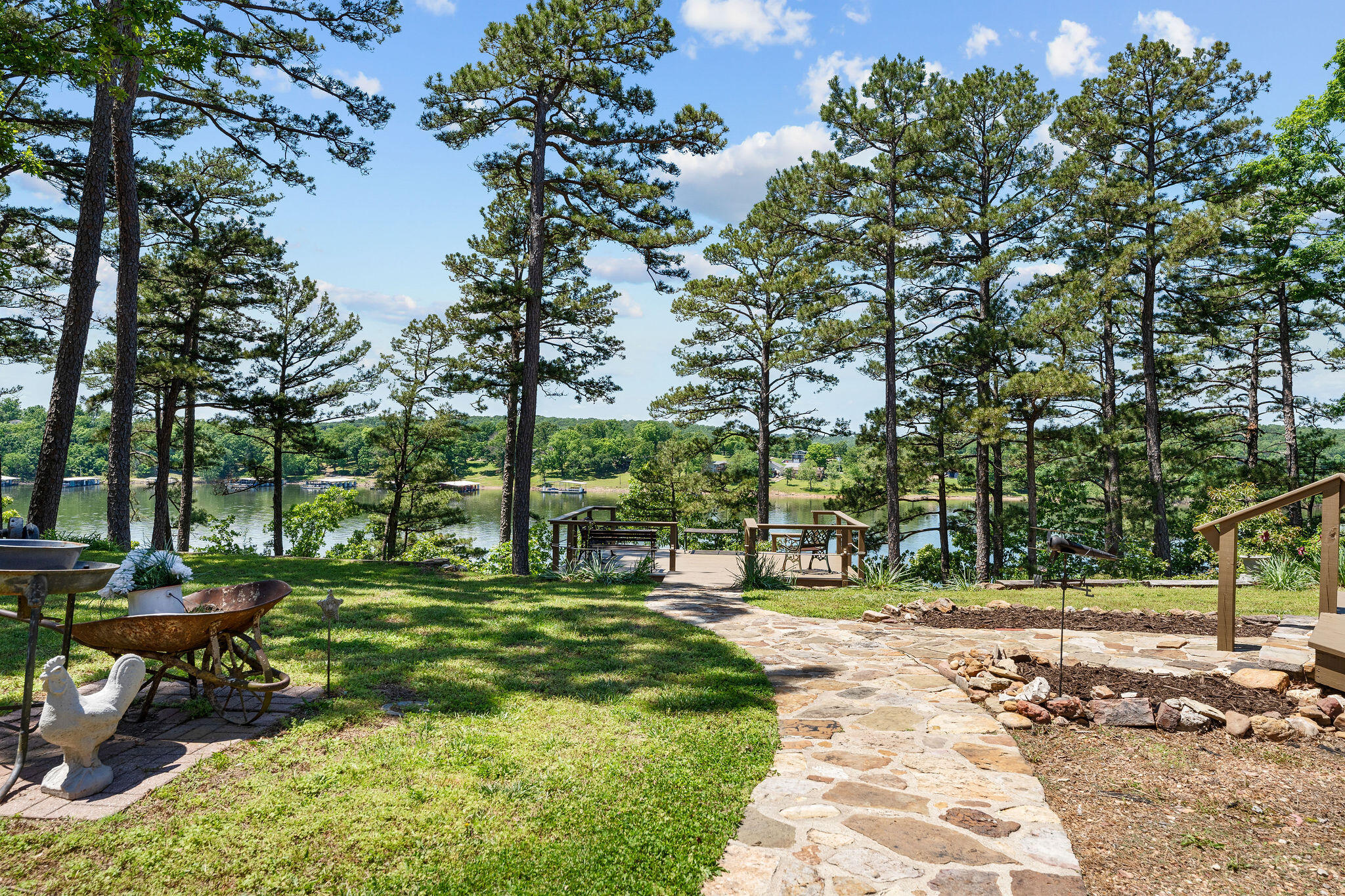 27059 Pine Bluff Lane Property Photo 15