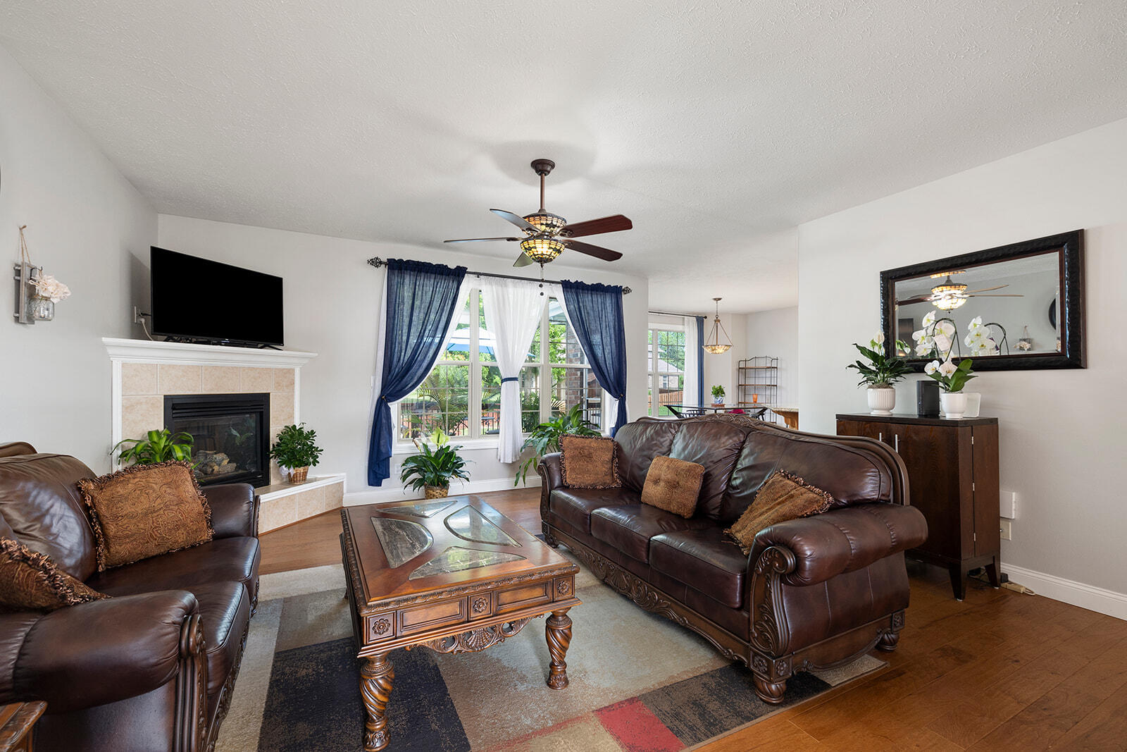 2310 Lakeside Court Property Photo 8