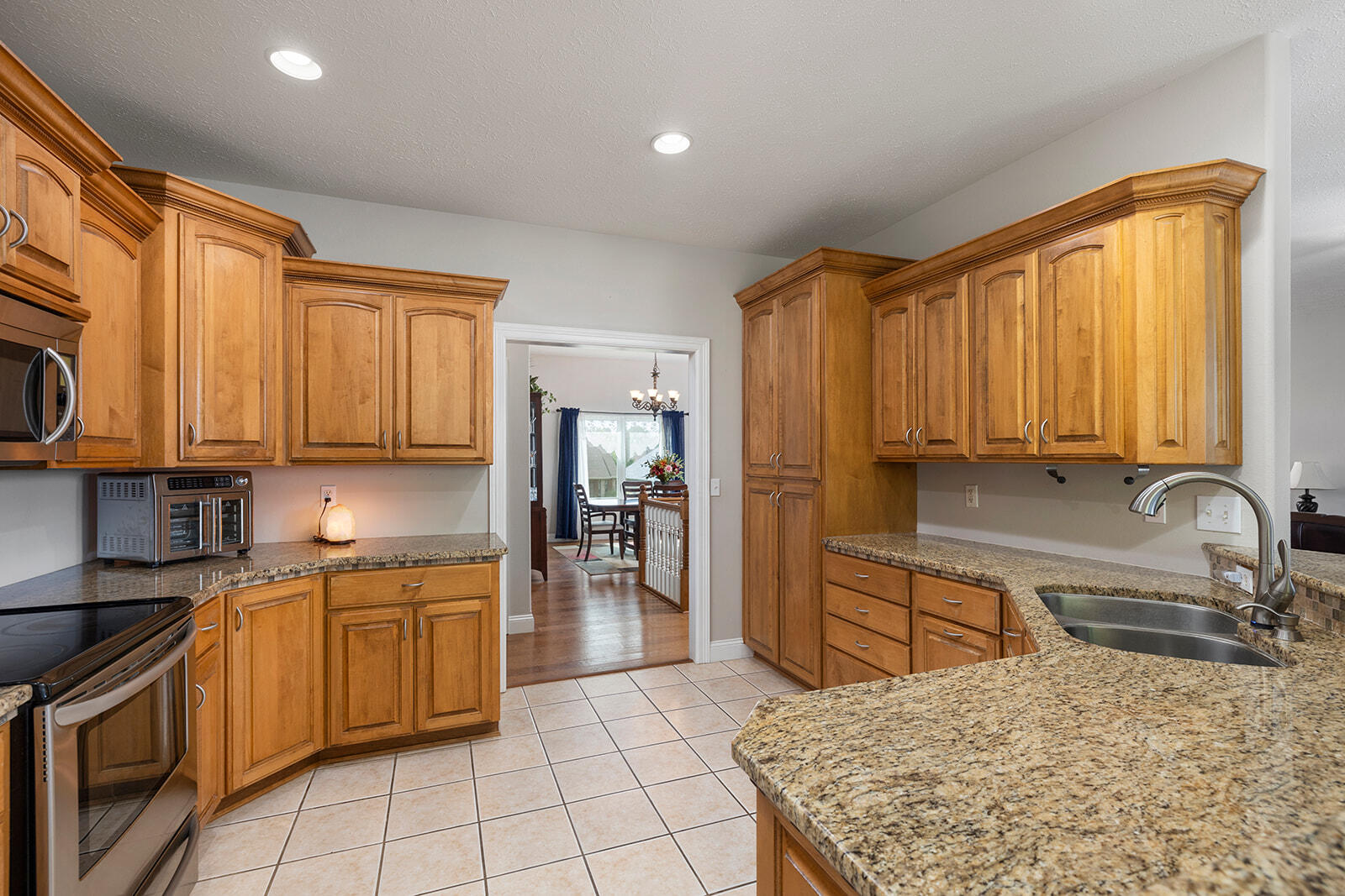 2310 Lakeside Court Property Photo 16