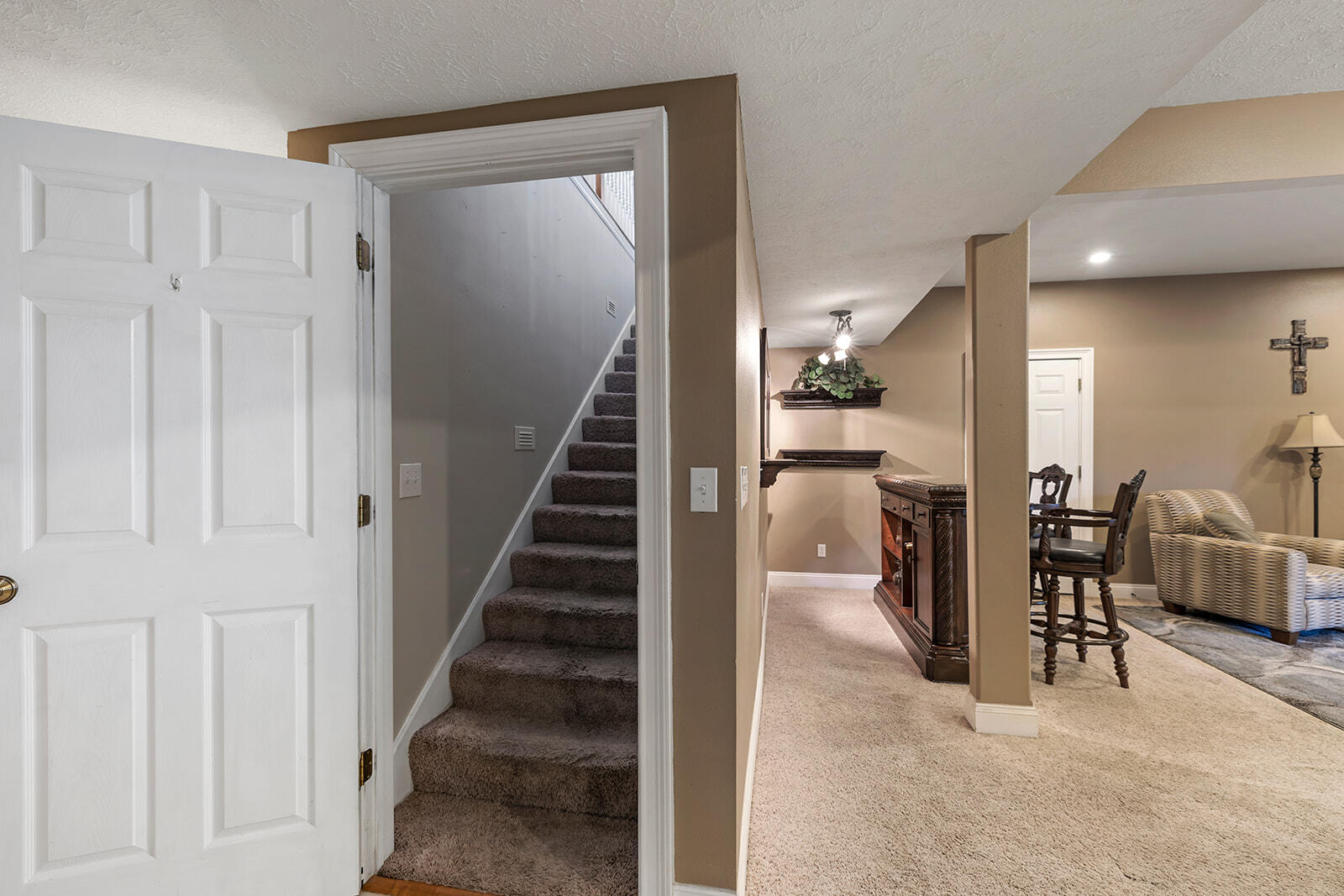 2310 Lakeside Court Property Photo 44