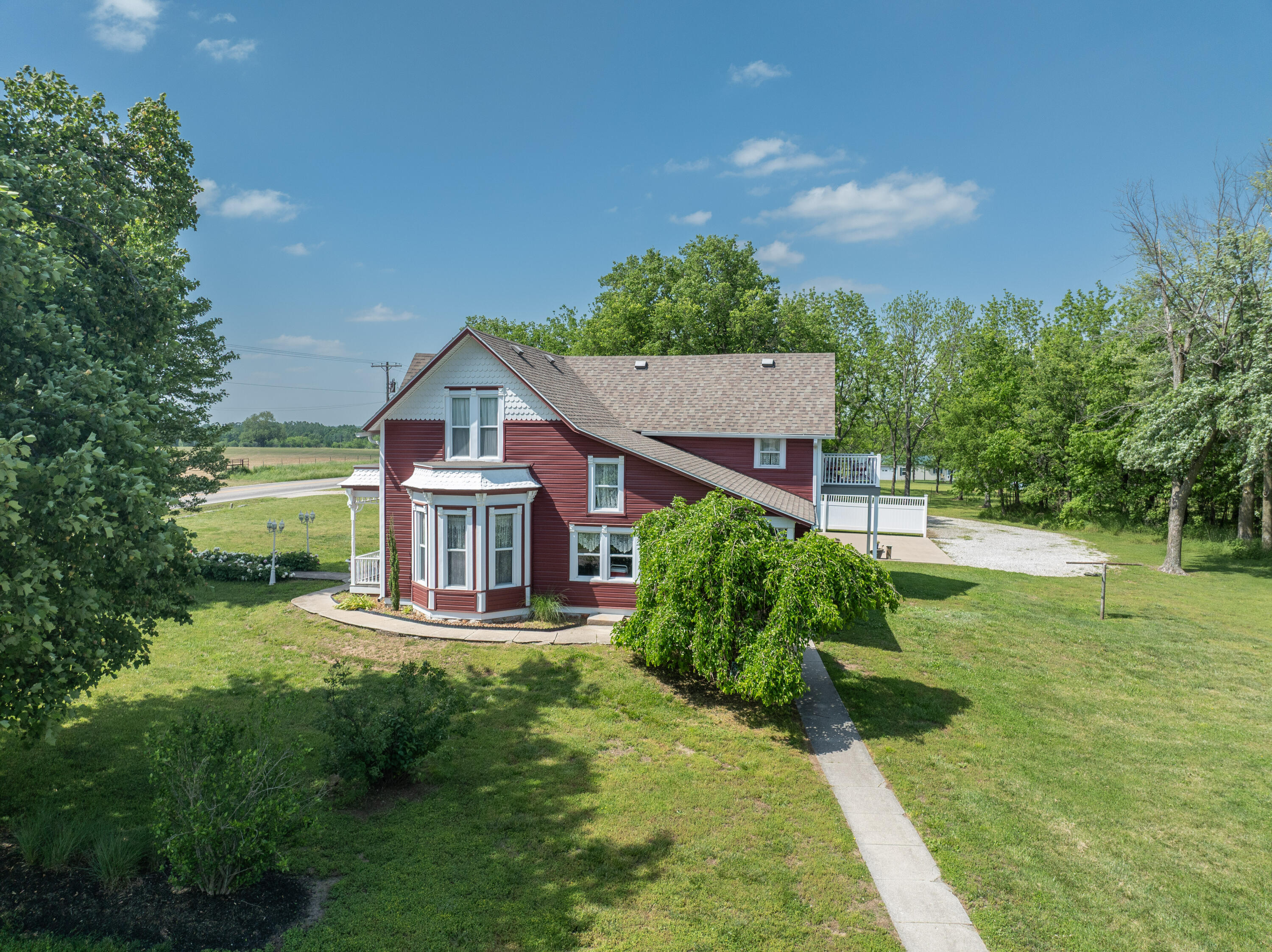 11158 Highway 97 Property Photo 6