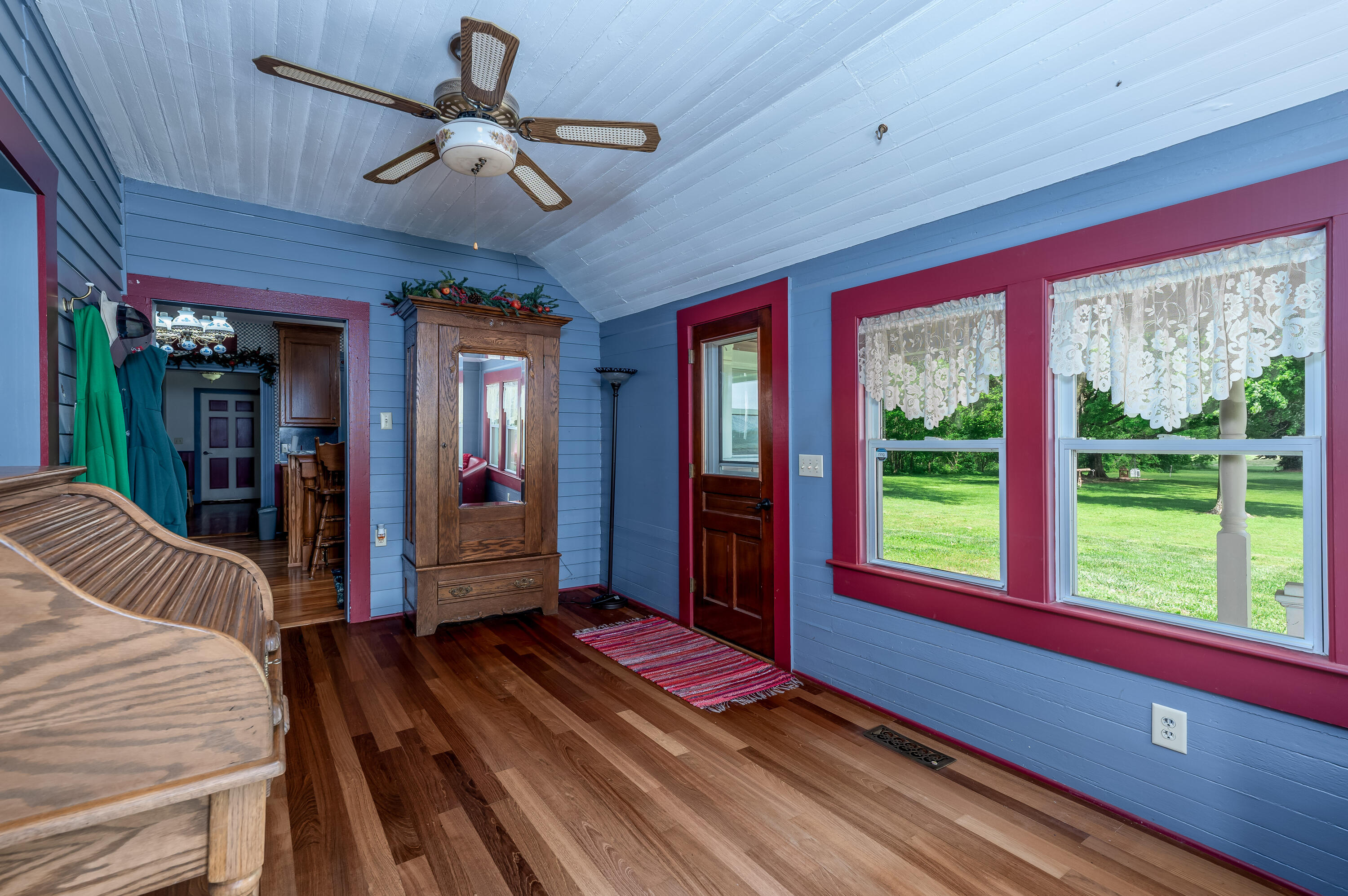 11158 Highway 97 Property Photo 30