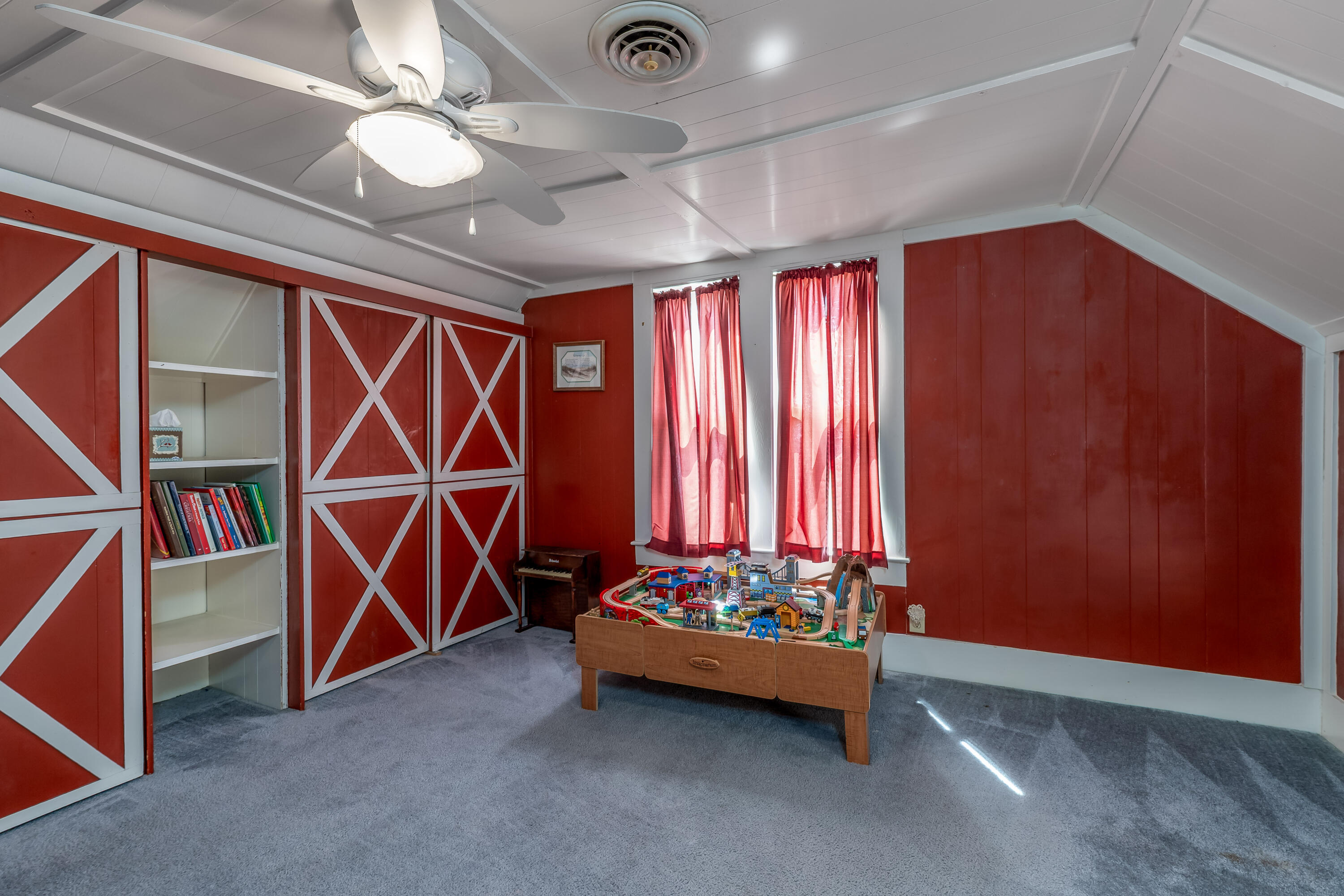 11158 Highway 97 Property Photo 44