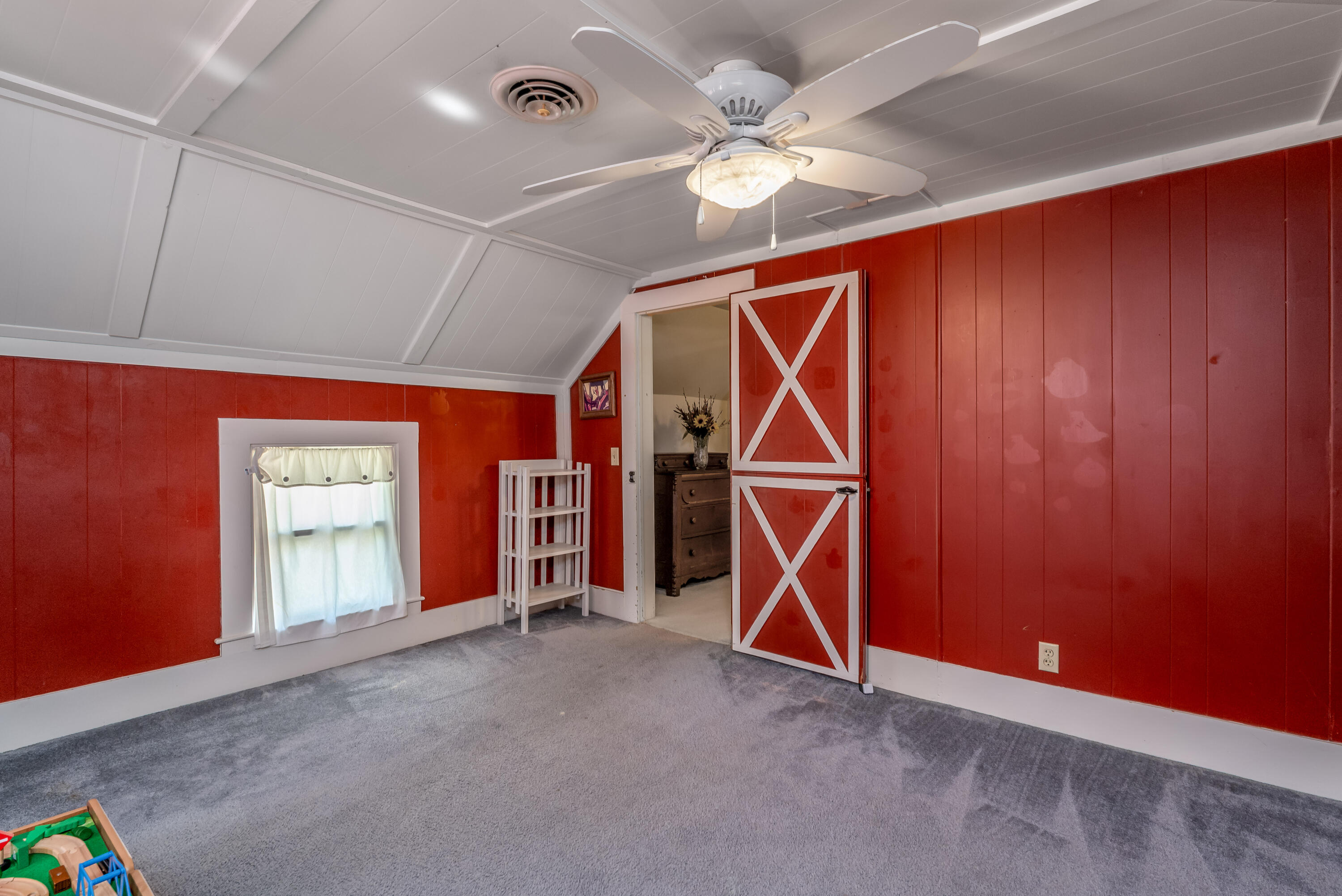 11158 Highway 97 Property Photo 45