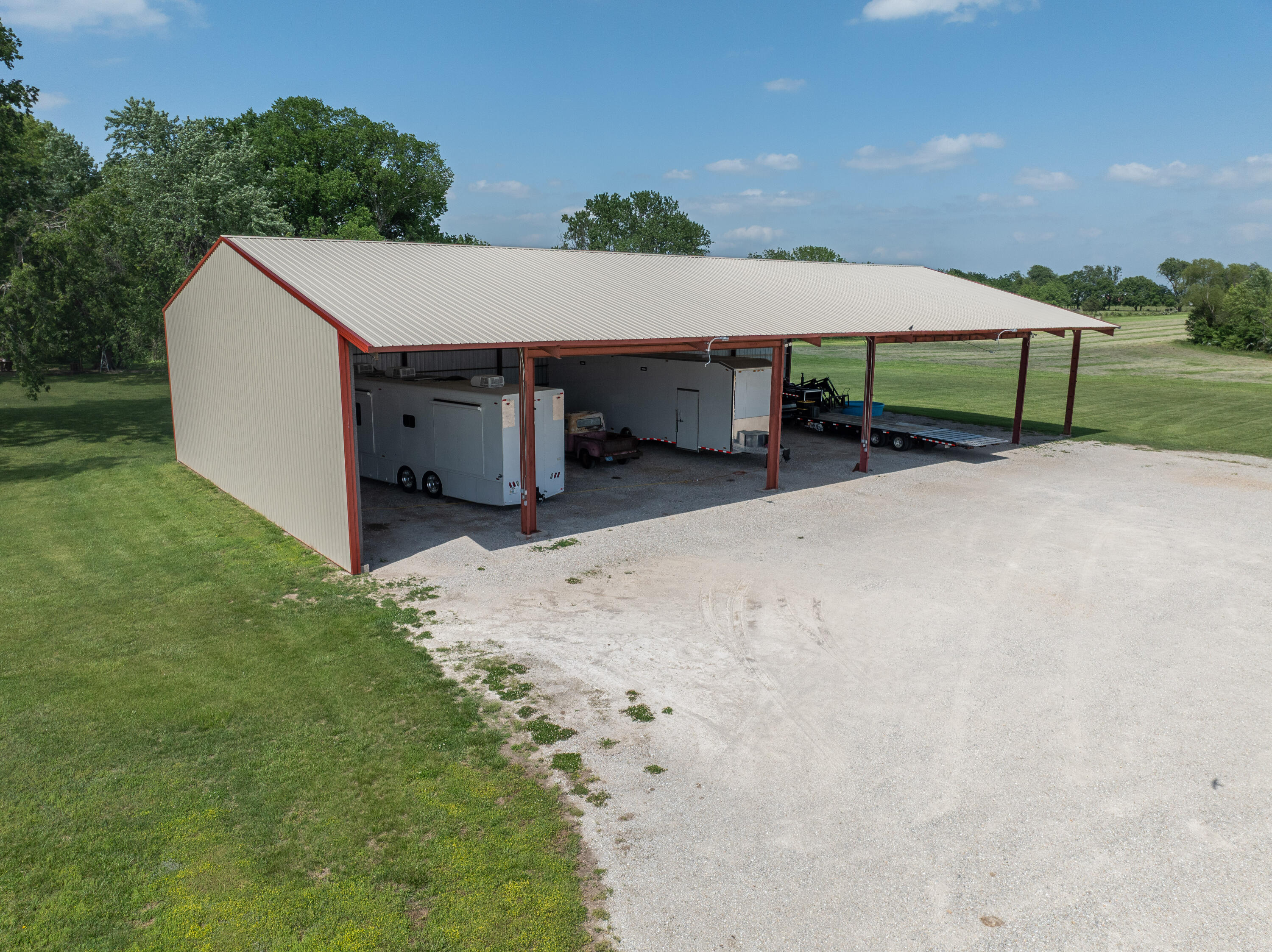11158 Highway 97 Property Photo 57