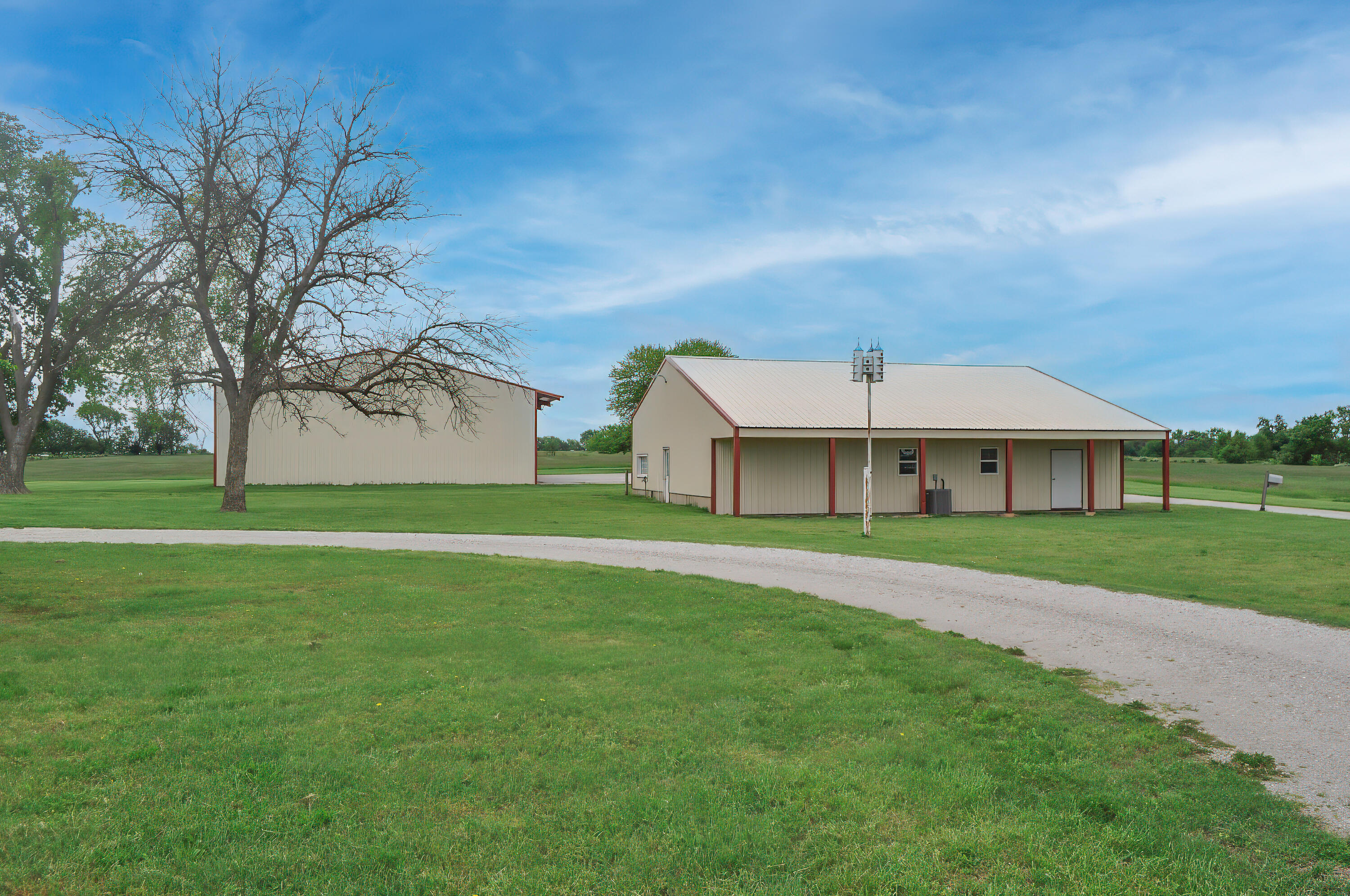 11158 Highway 97 Property Photo 58