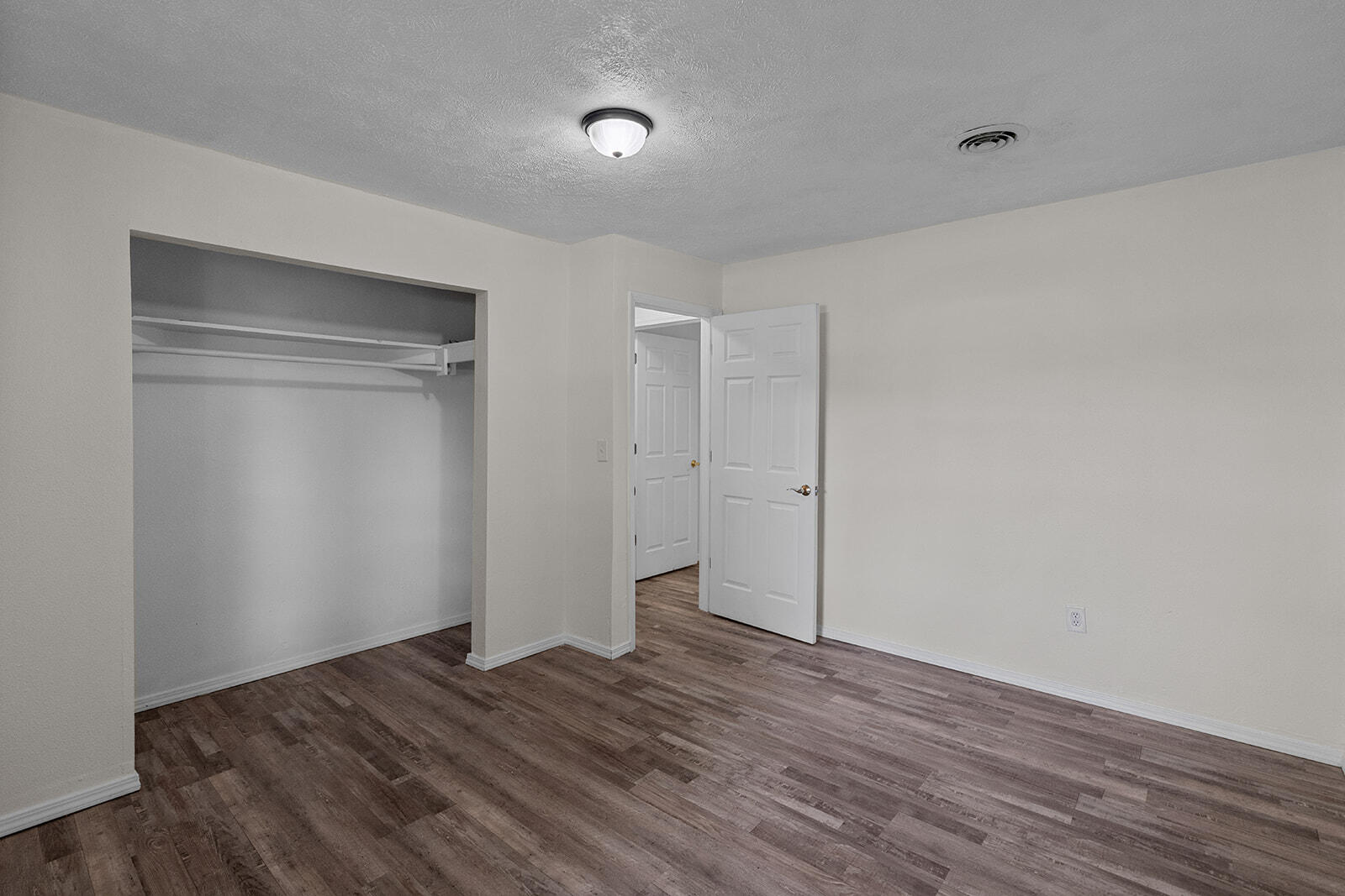 1433 East 24th Street North Property Photo 12
