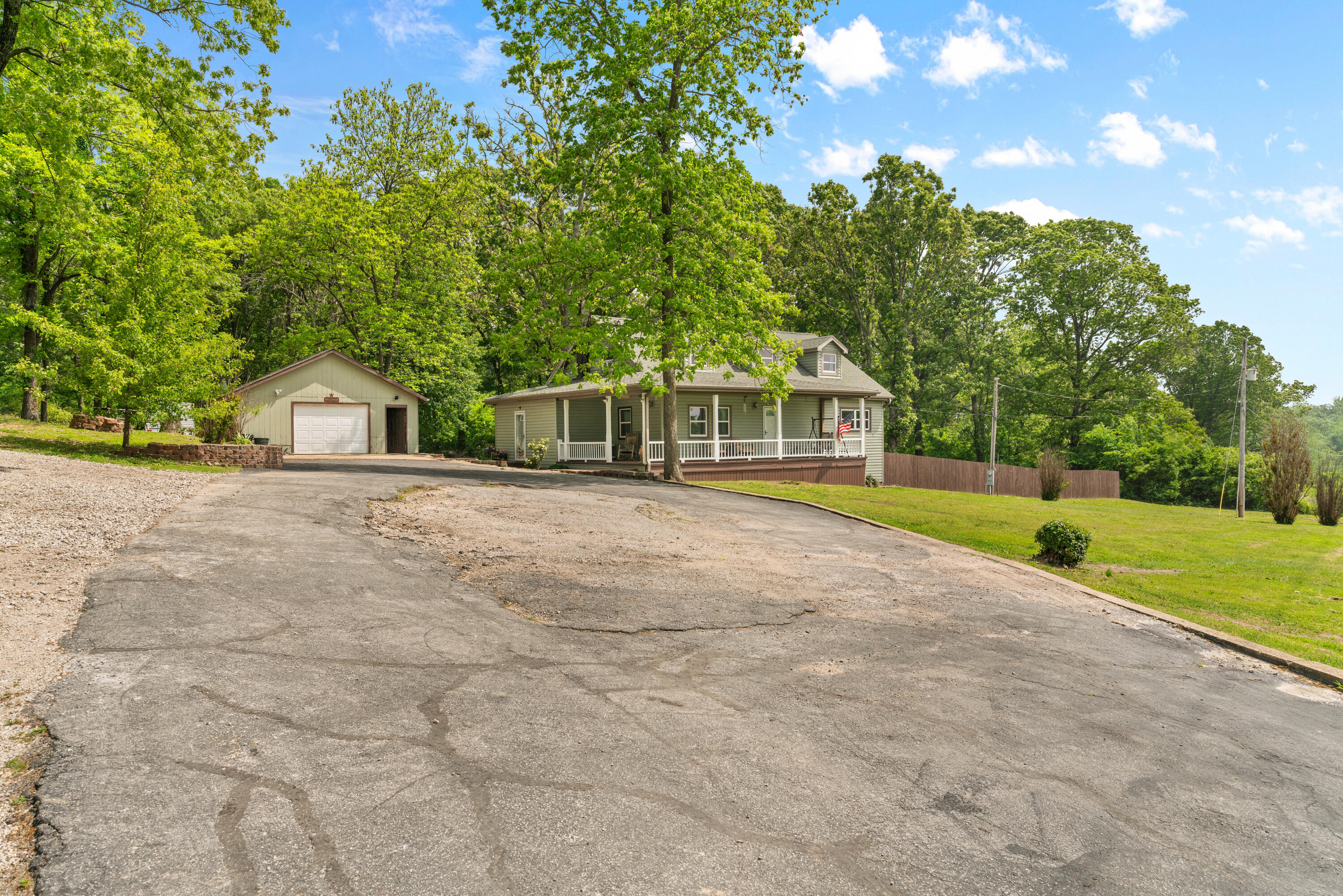 1498 Highway F Property Photo 4