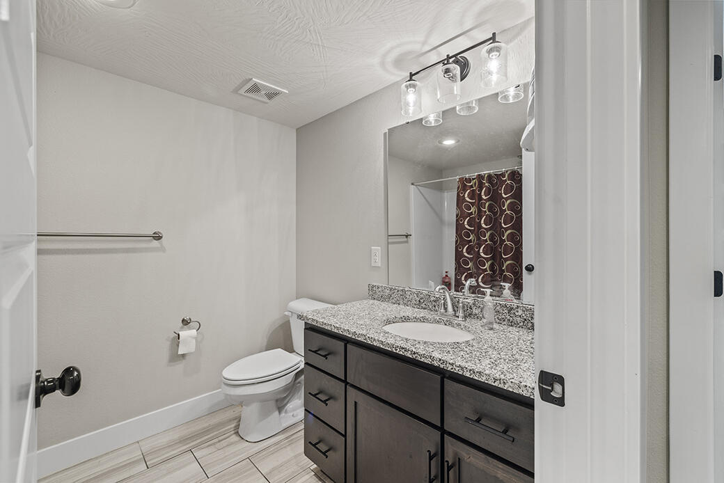 6092 South Iris Lane Property Photo 41